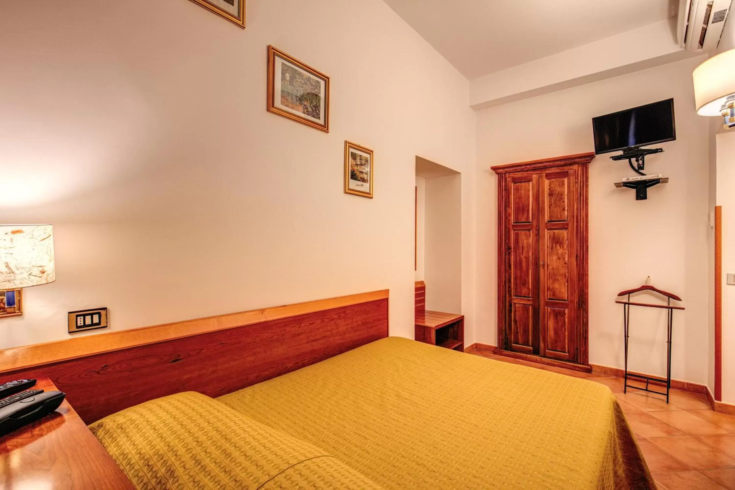 Photo of the whole room, Bed in Hotel Gea Di Vulcano