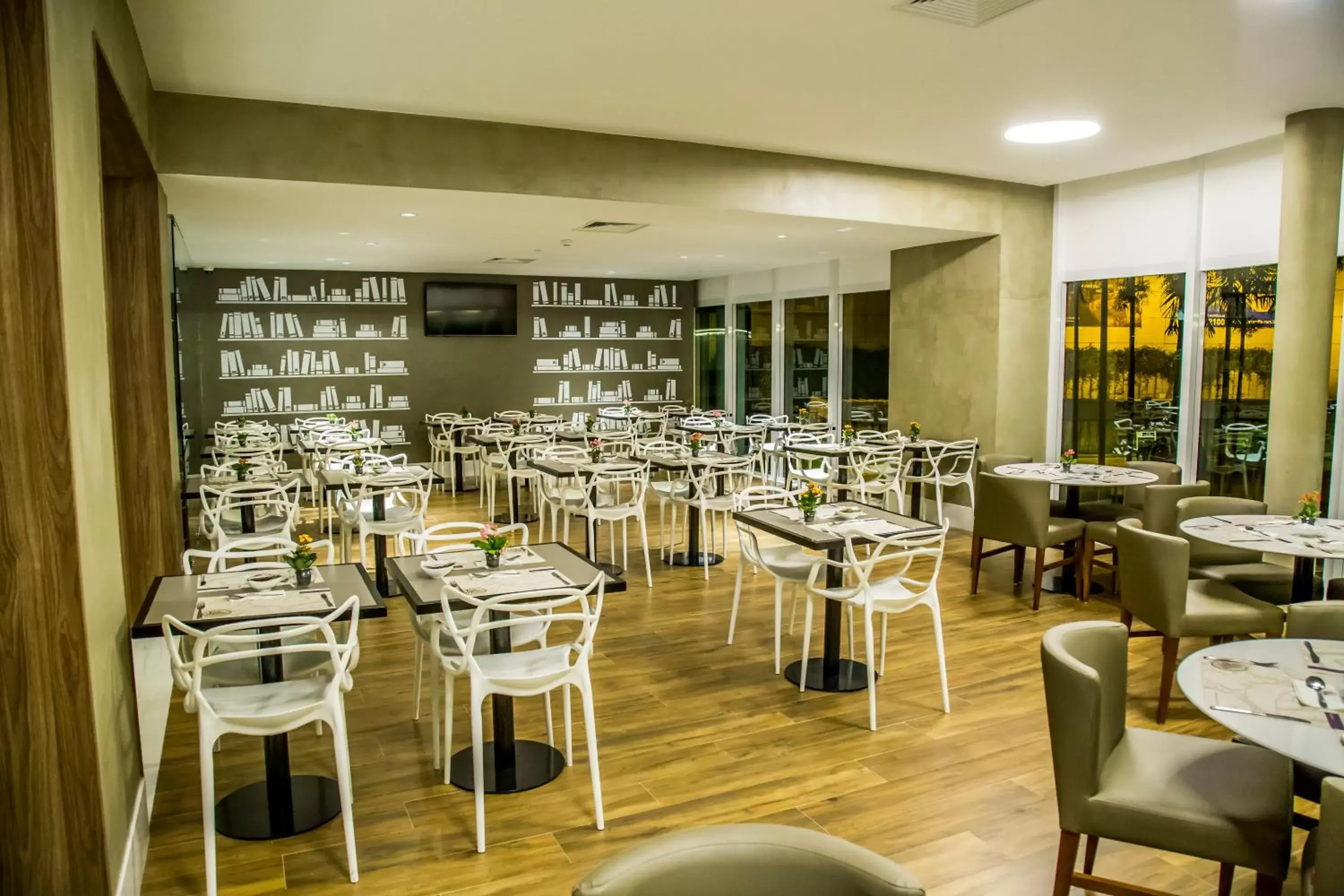 Restaurant/Places to Eat in Mercure Uberlândia Plaza Shopping