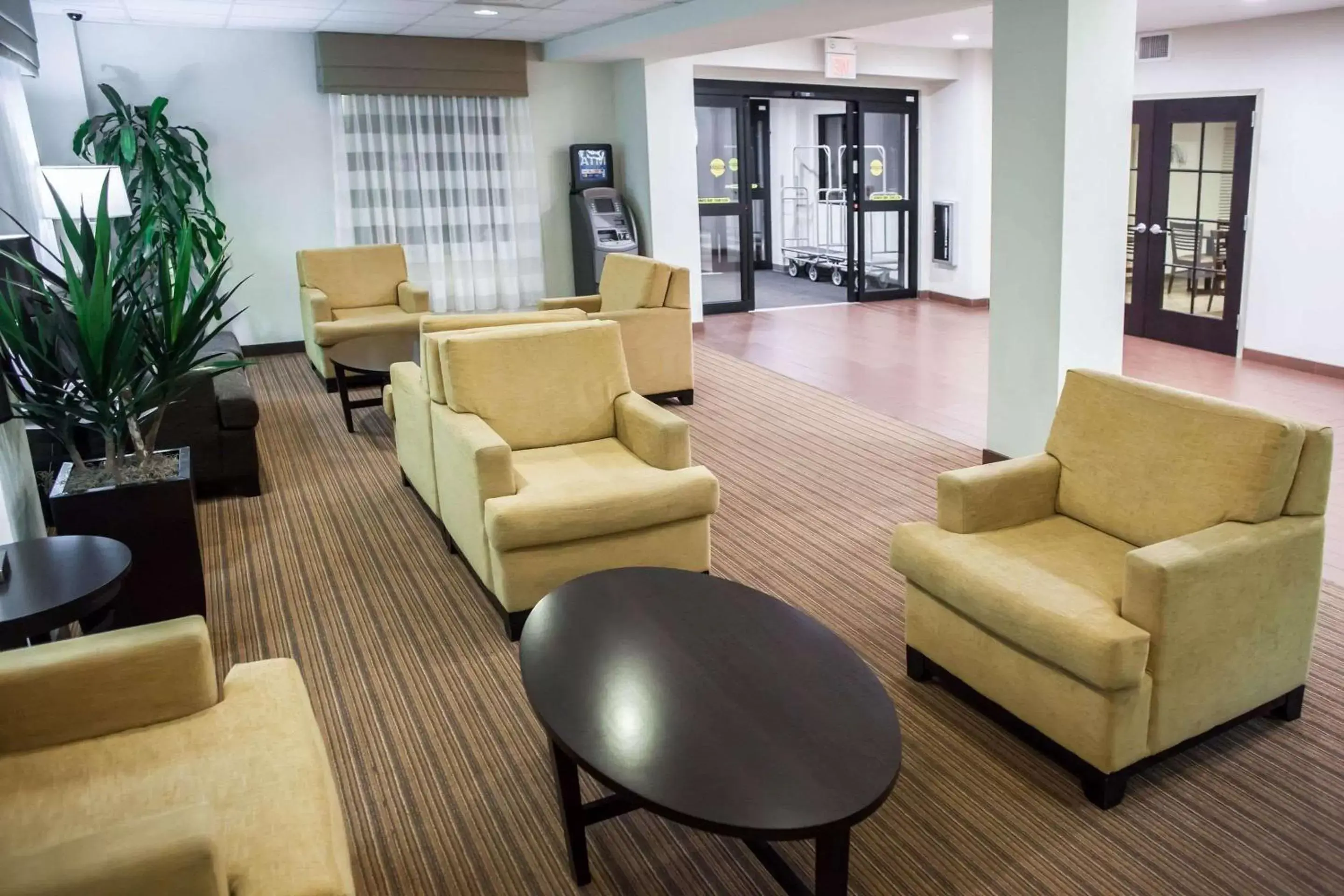 Lobby or reception, Lobby/Reception in Sleep Inn & Suites Indoor Waterpark