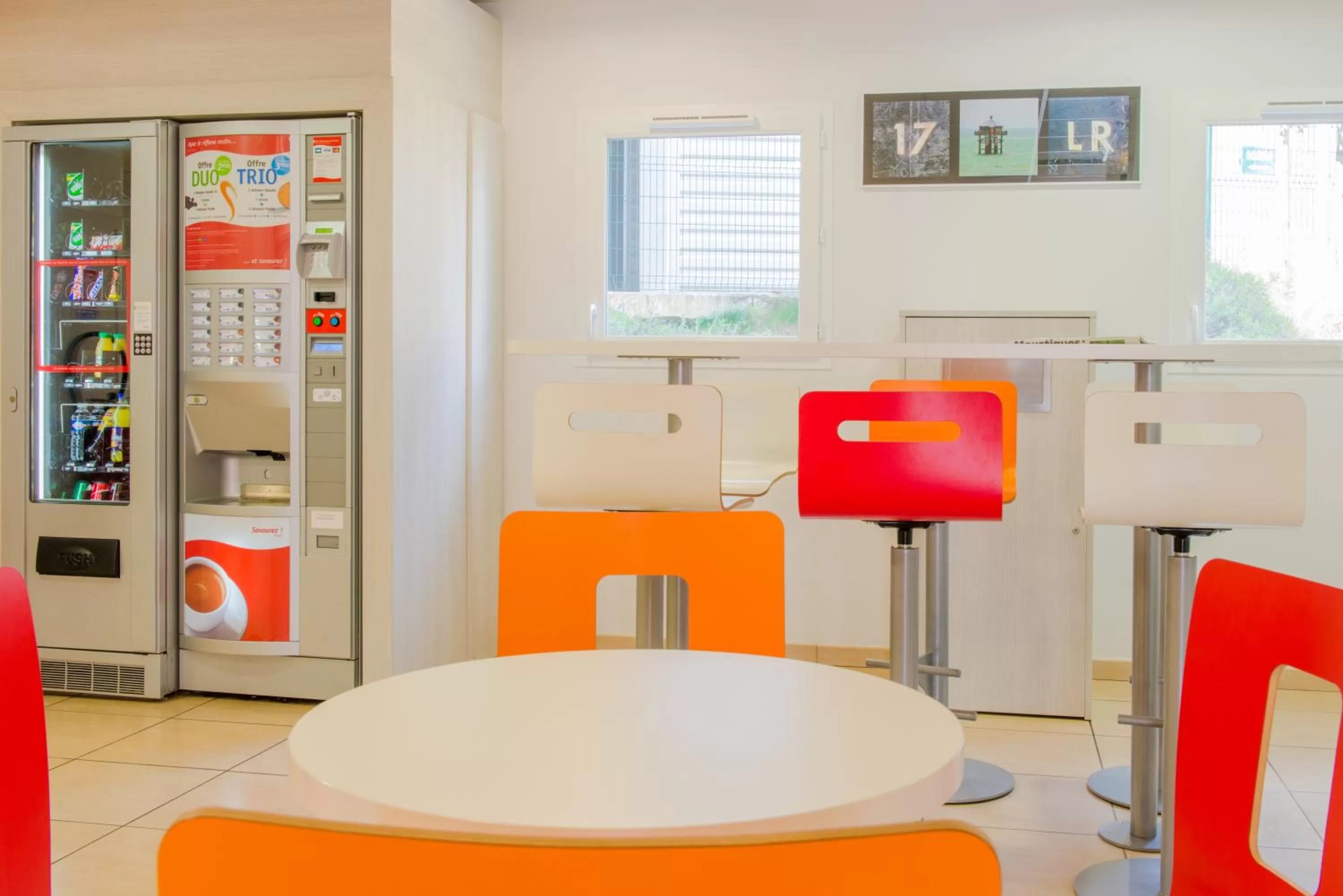 Lounge or bar in Hôtel Eco La Rochelle Centre les Minimes