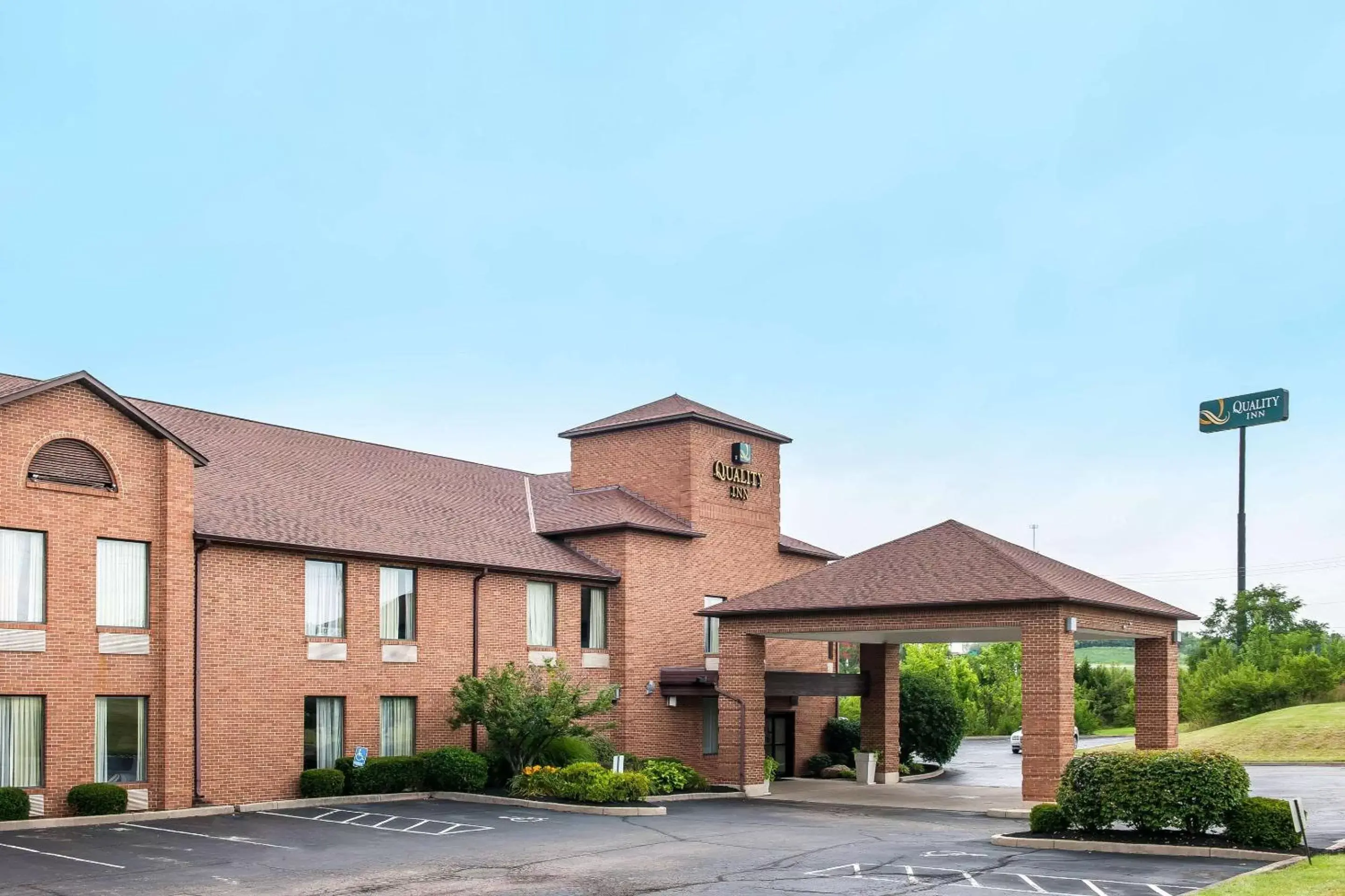 Property Building in Quality Inn Chester I-75