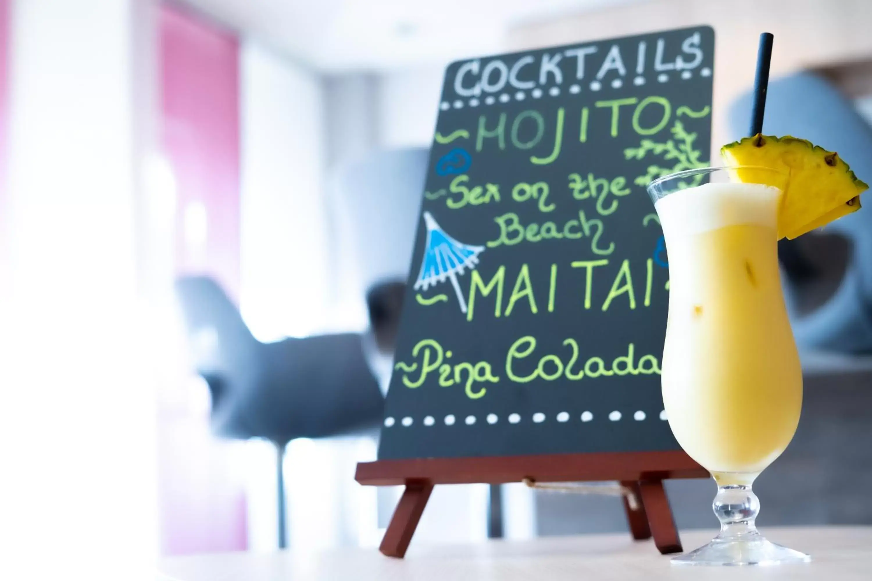 Lounge or bar in Taste Hotel Hockenheim Lounge or bar in Taste Hotel Hockenheim