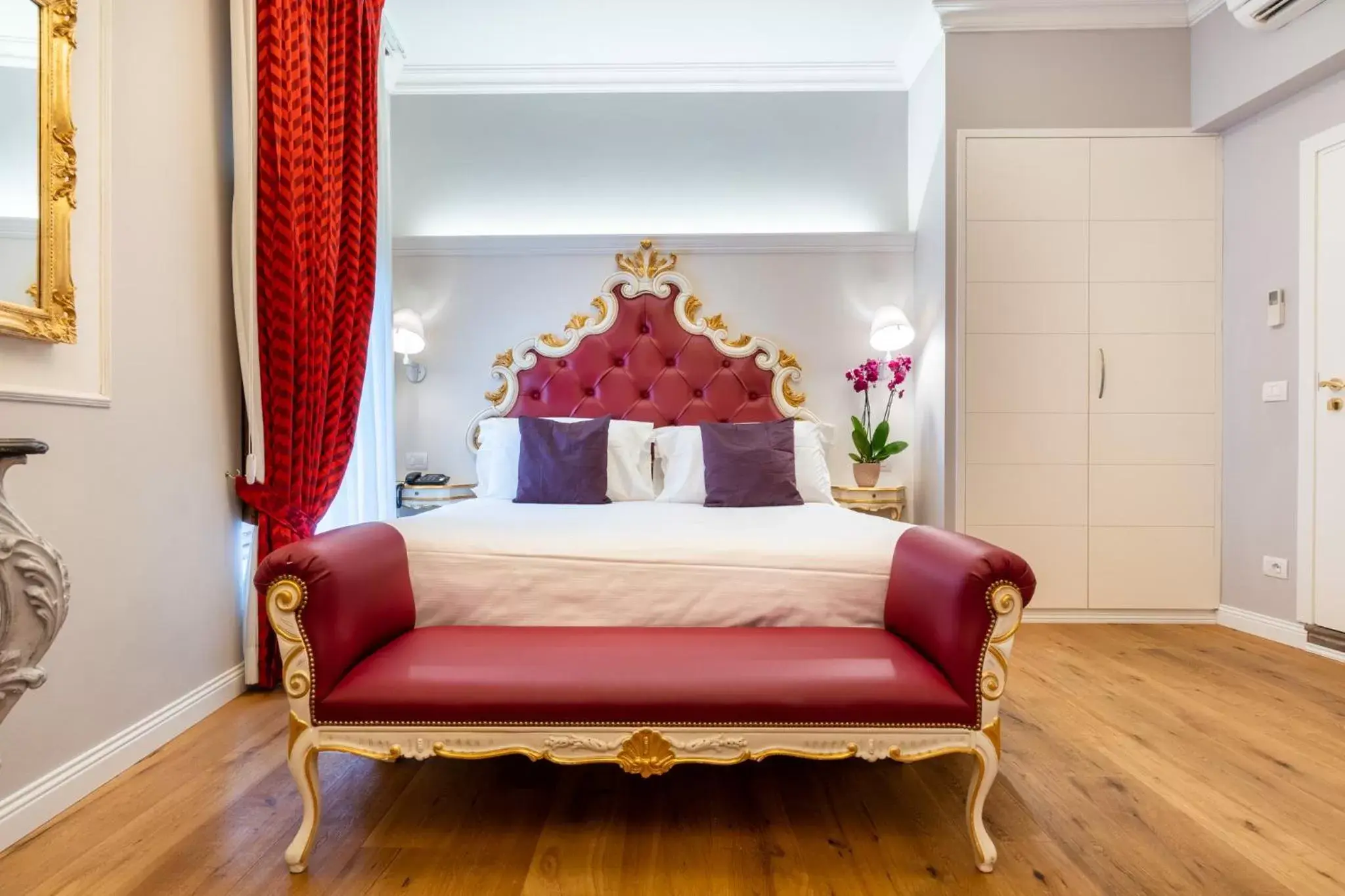 Bed in Art Hotel Villa Agape
