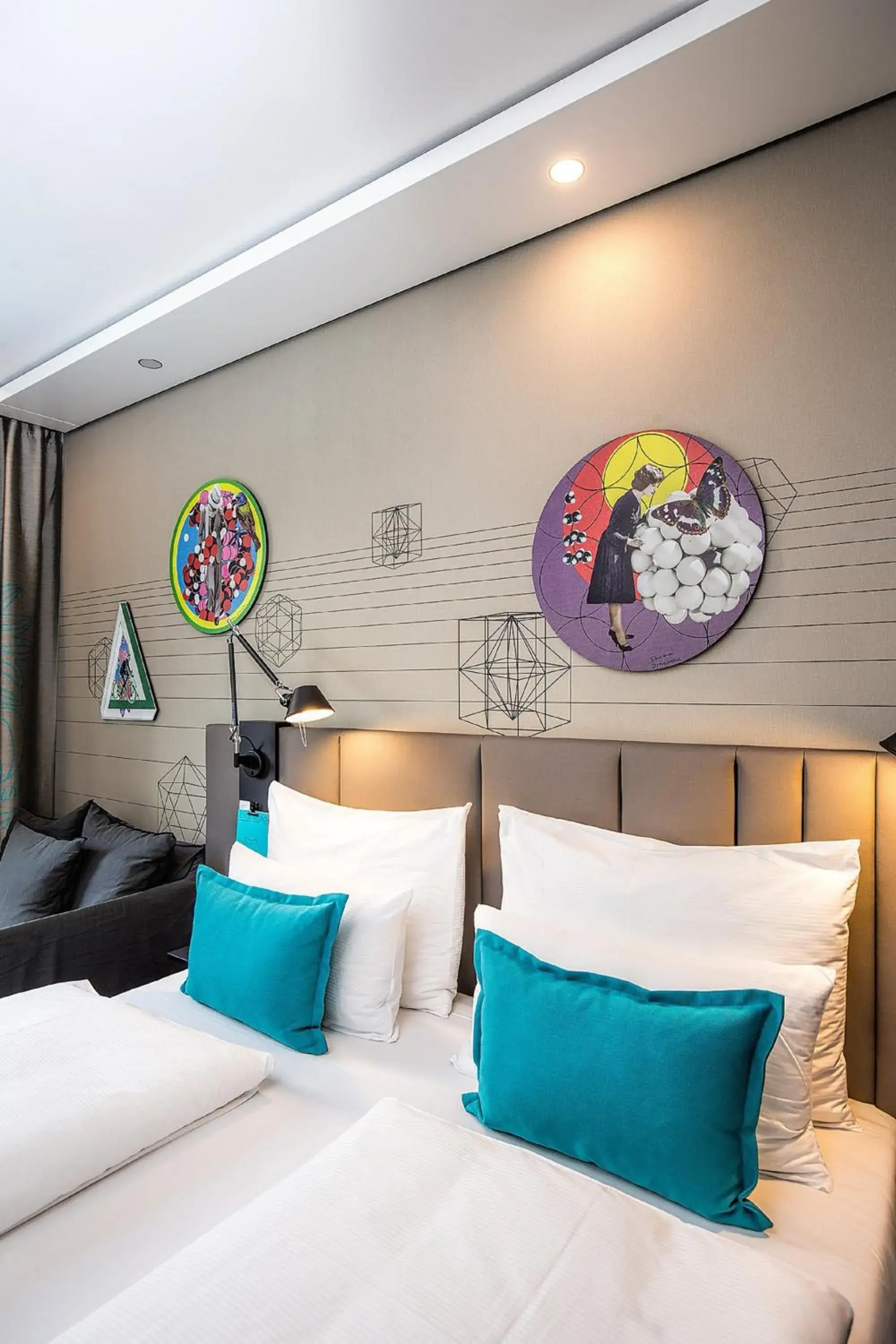 Photo of the whole room, Bed in Motel One Wien Westbahnhof