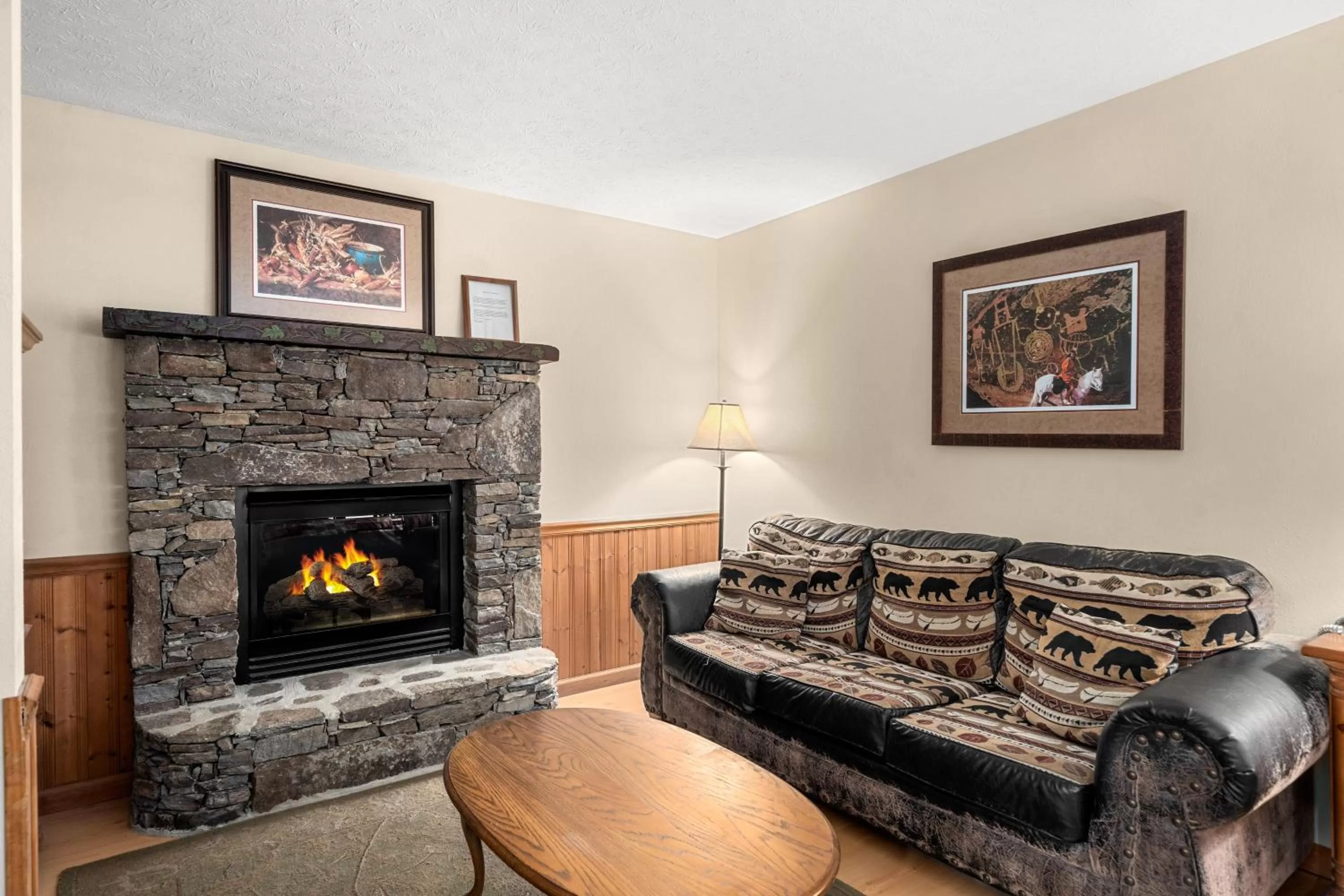 Seating Area in Jonathan Creek Inn and Villas