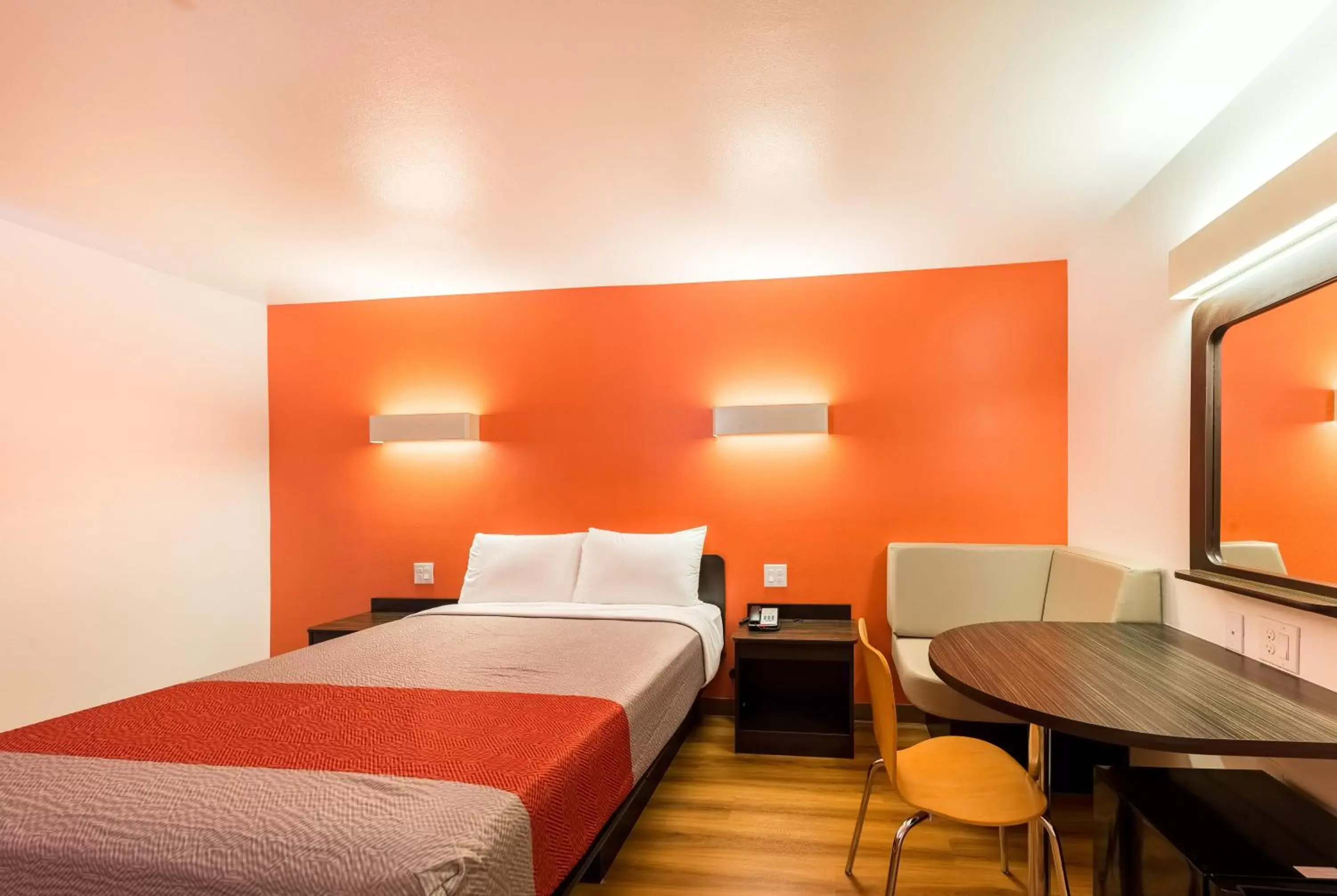 Bedroom, Bed in Motel 6 Fort Worth, TX - North - Saginaw