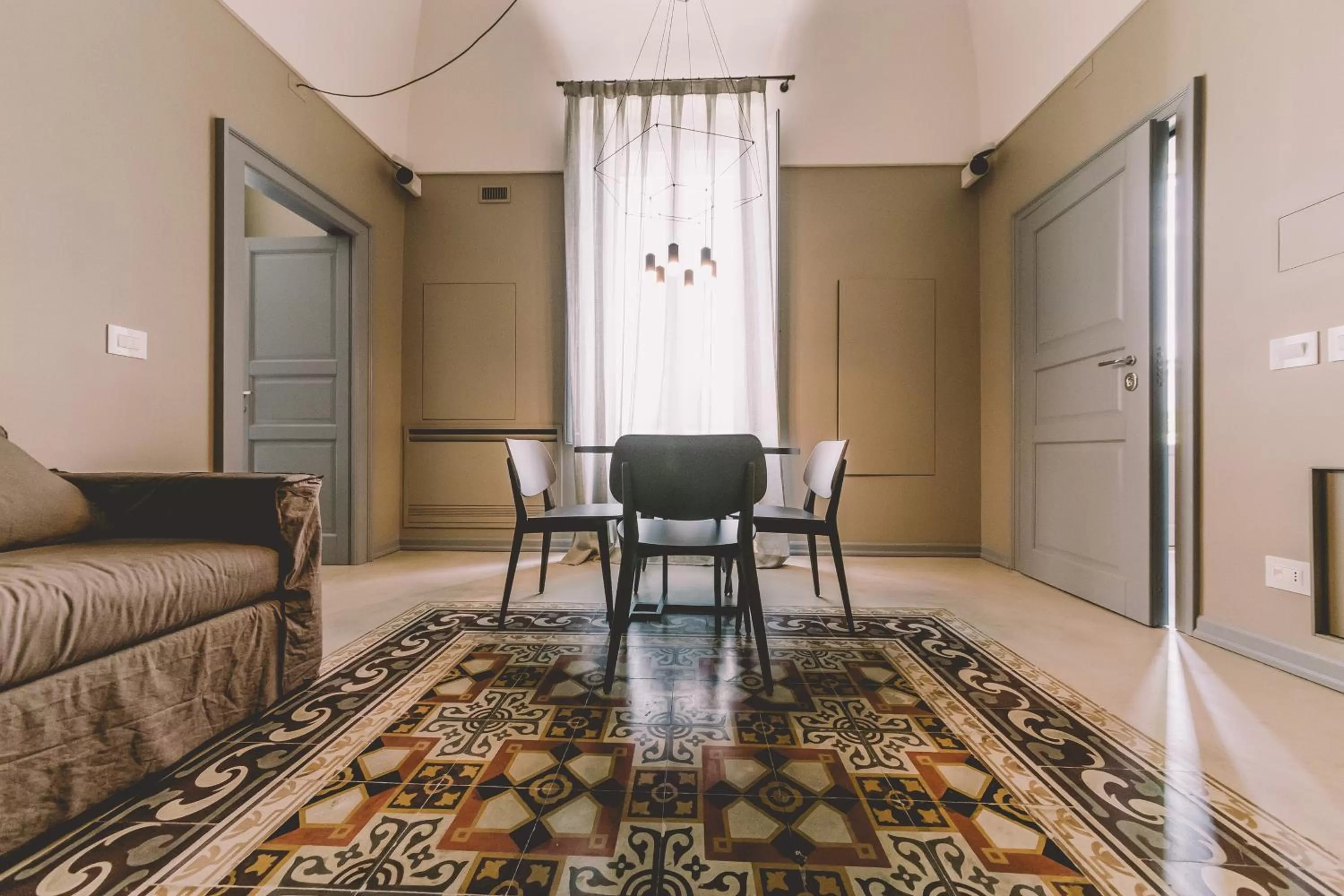 Seating area, Lounge/Bar in Cinquevite