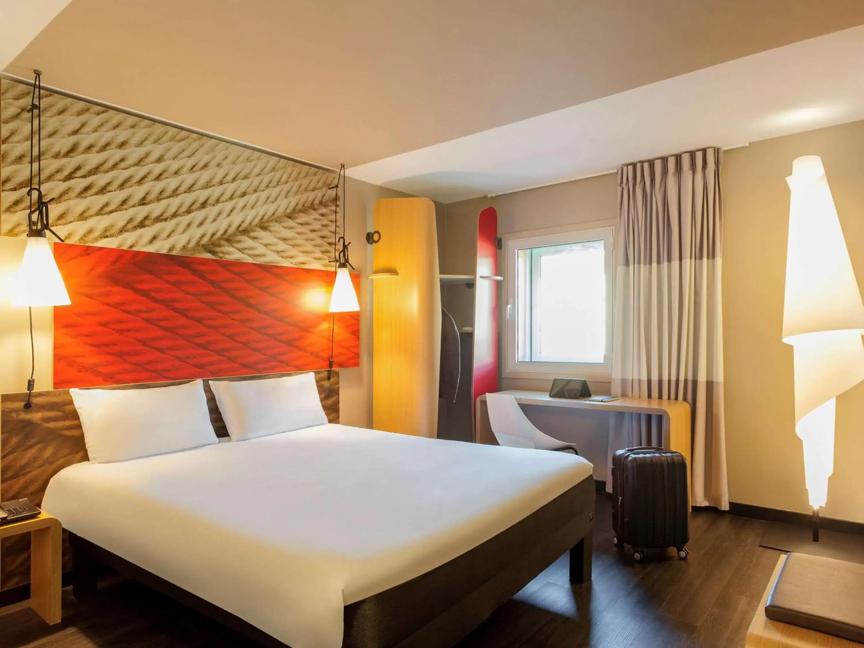 Photo of the whole room, Bed in Hotel ibis Lisboa Liberdade