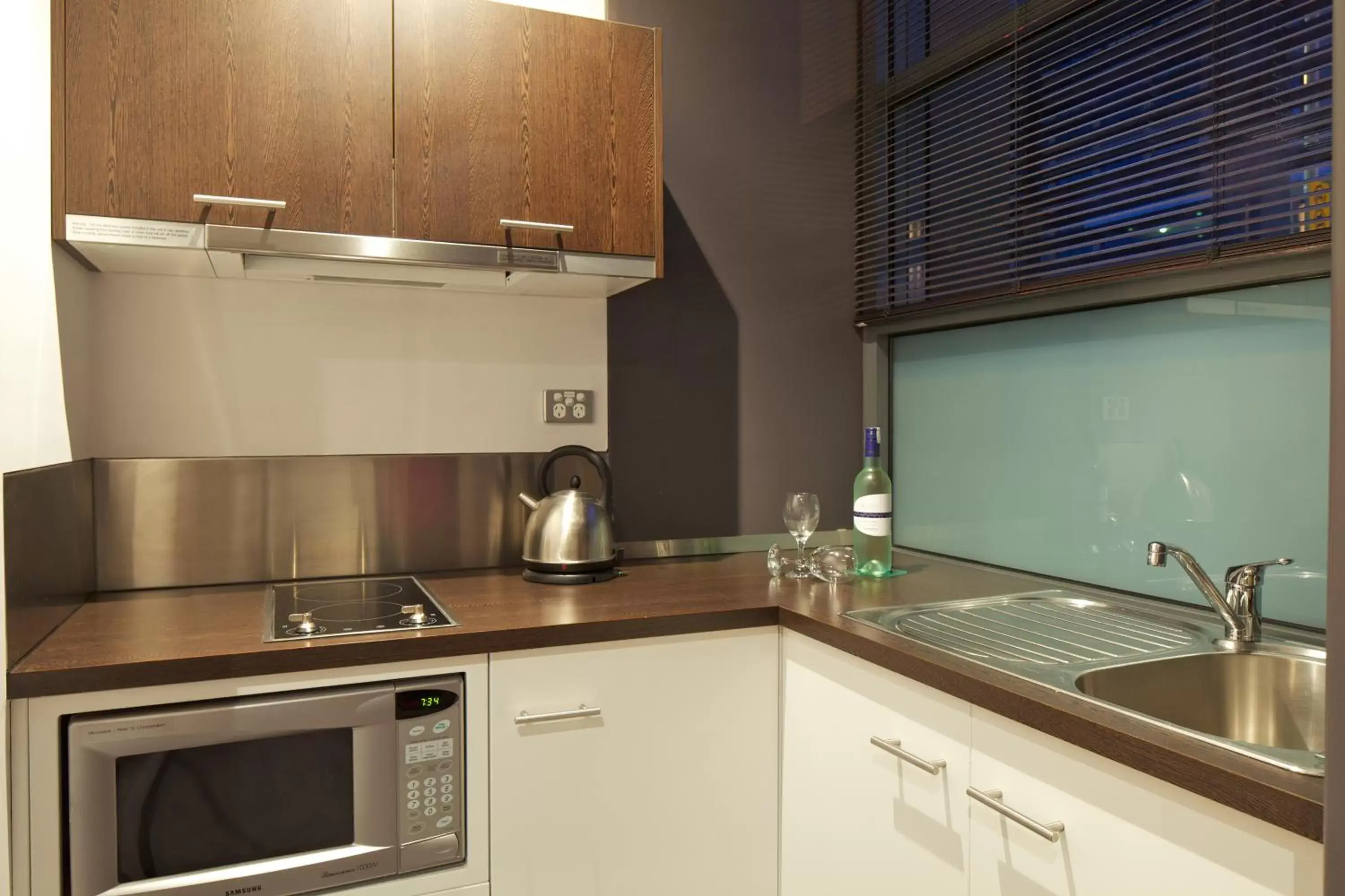 Kitchen or kitchenette, Kitchen/Kitchenette in Zero Davey Boutique Apartment Hotel