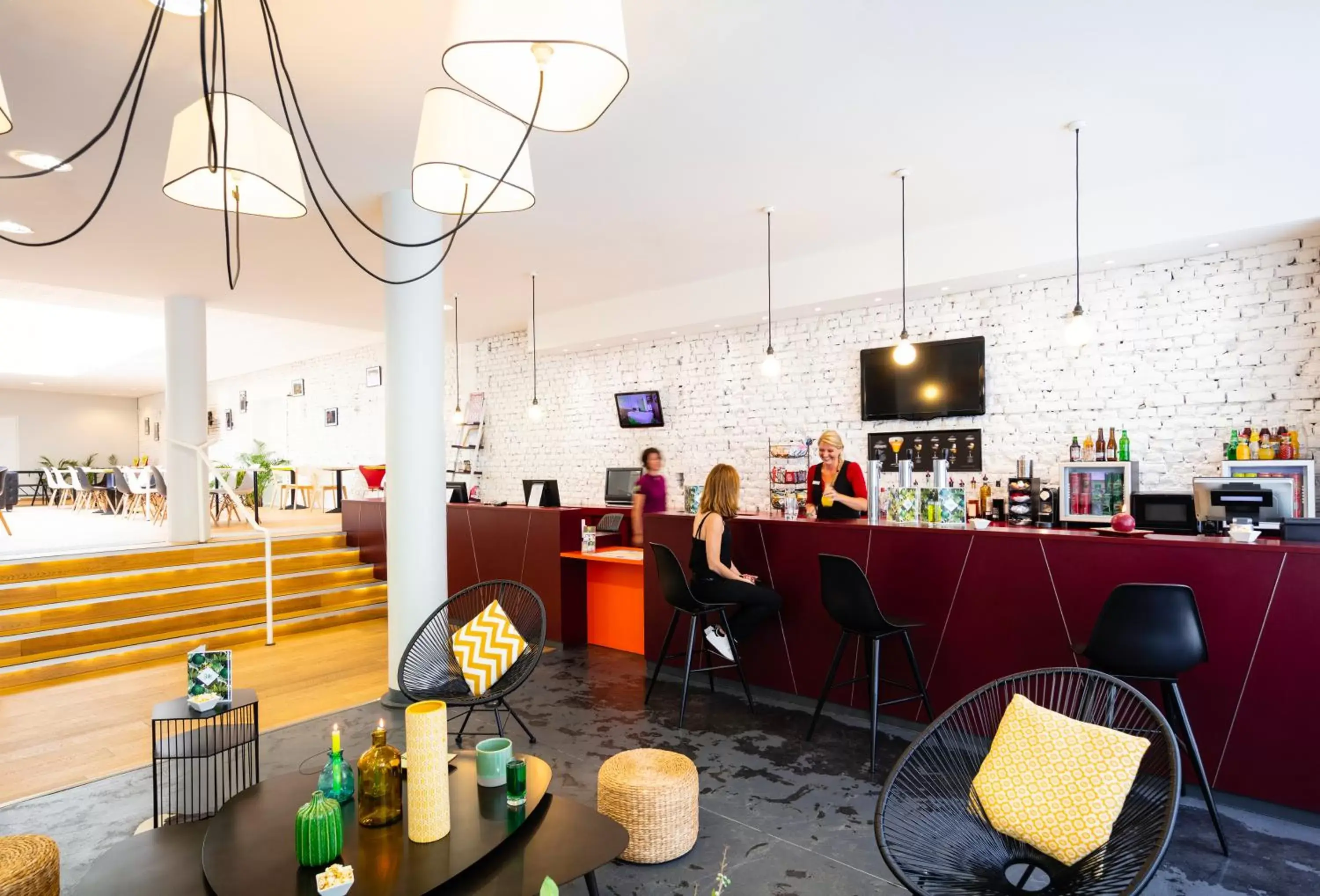 Lounge or bar, Restaurant/Places to Eat in ibis Styles Calais Centre