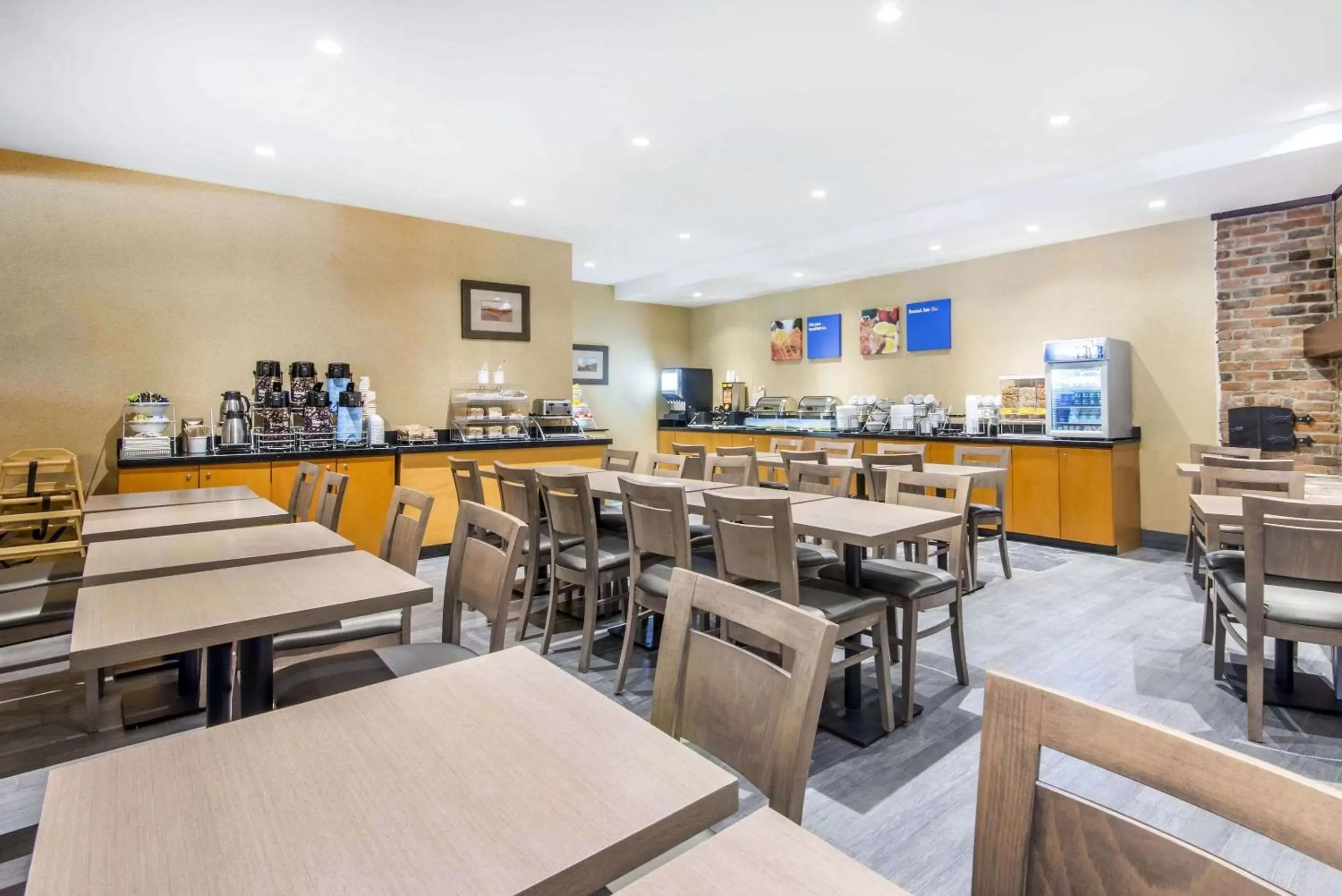 Restaurant/Places to Eat in Comfort Inn & Suites Collingwood