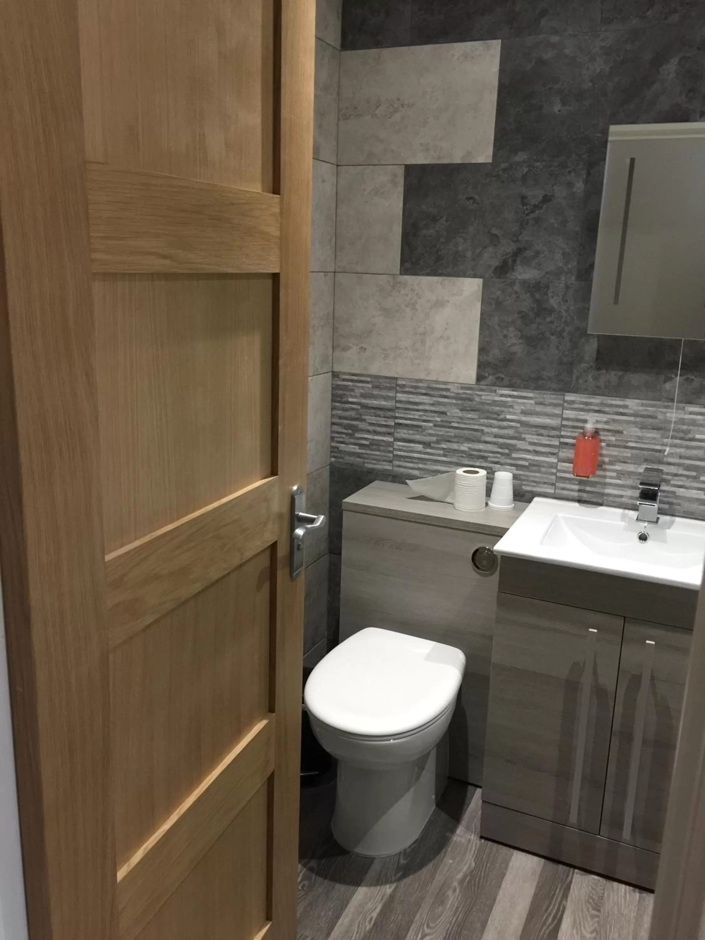 Toilet in Hotel Celebrity Bournemouth East Cliff by Villare hotels