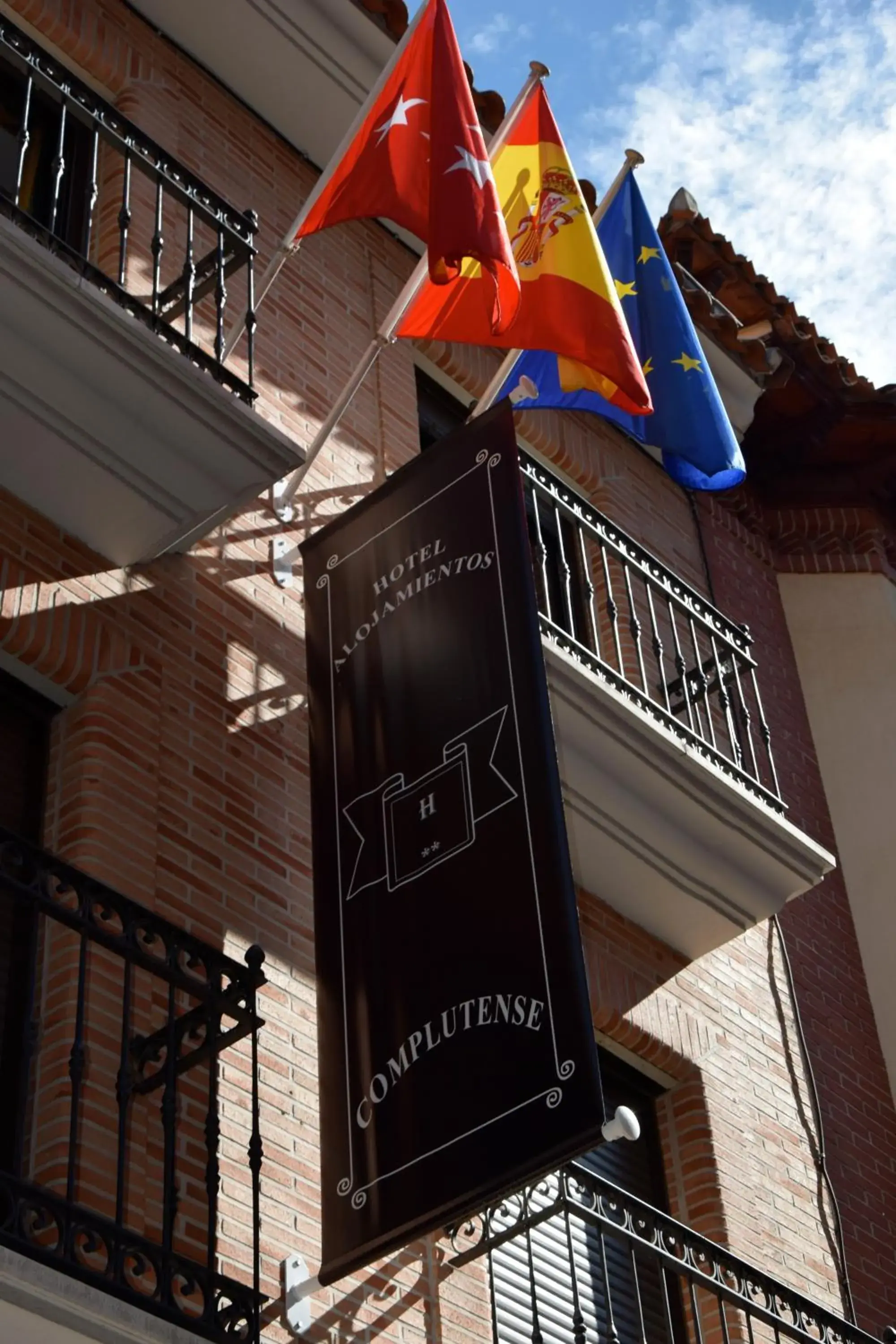 Day, Property Building in Hotel Complutense