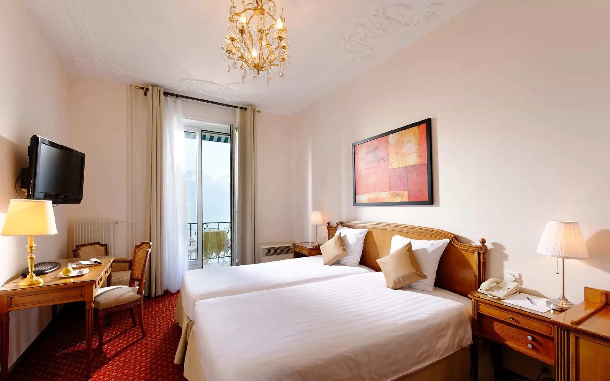 Deluxe Double or Twin Room with Balcony and Lake View in Hotel Eden Palace au Lac