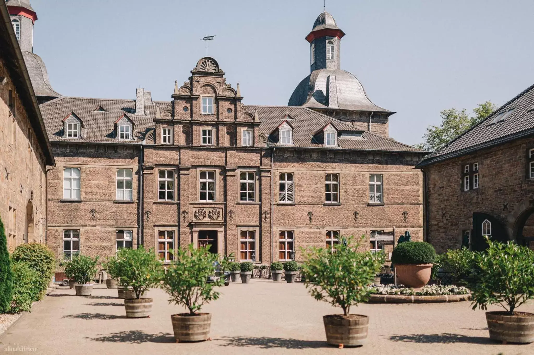 Property Building in Schlosshotel Hugenpoet