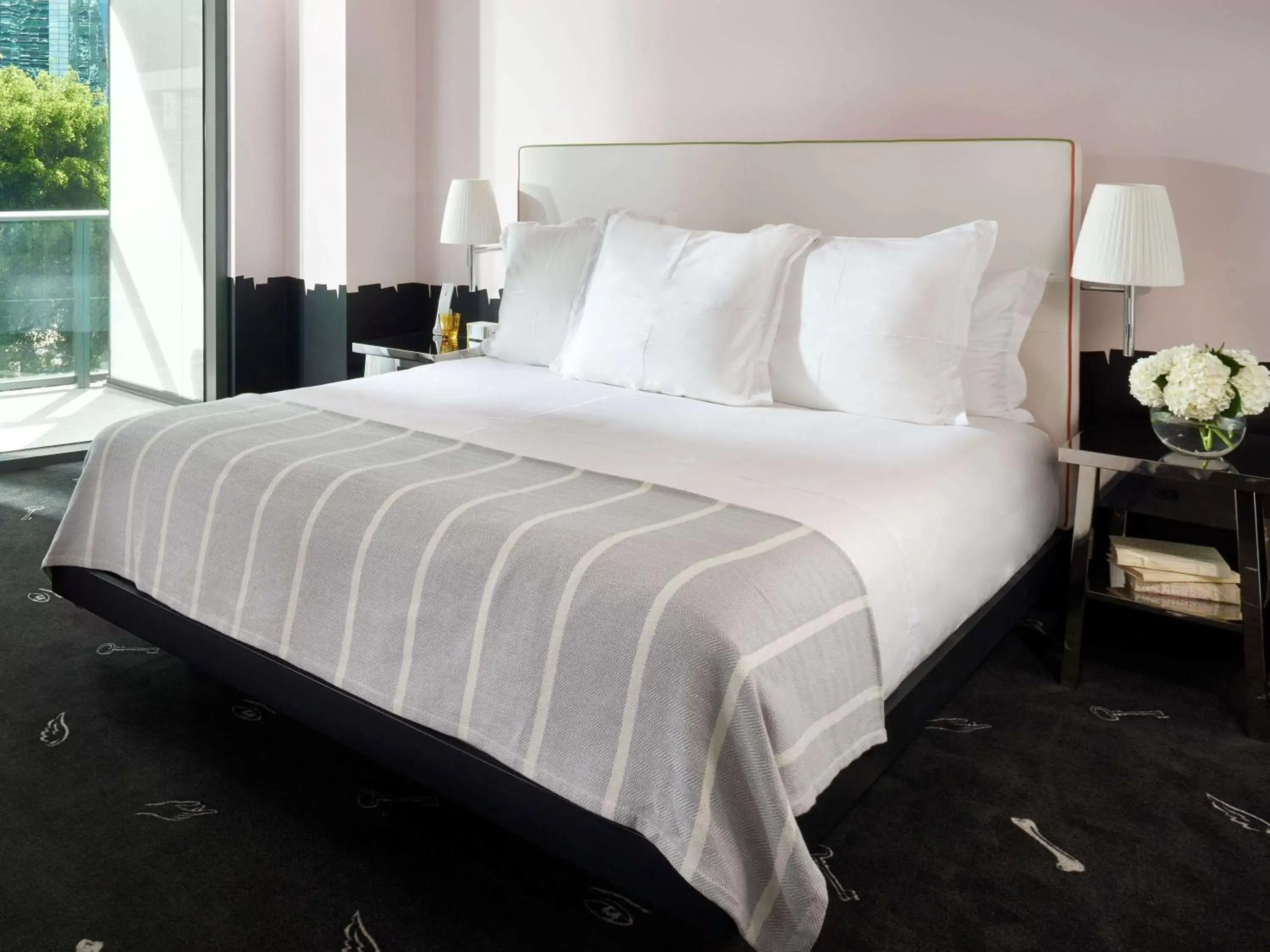 Bedroom, Bed in SLS Brickell