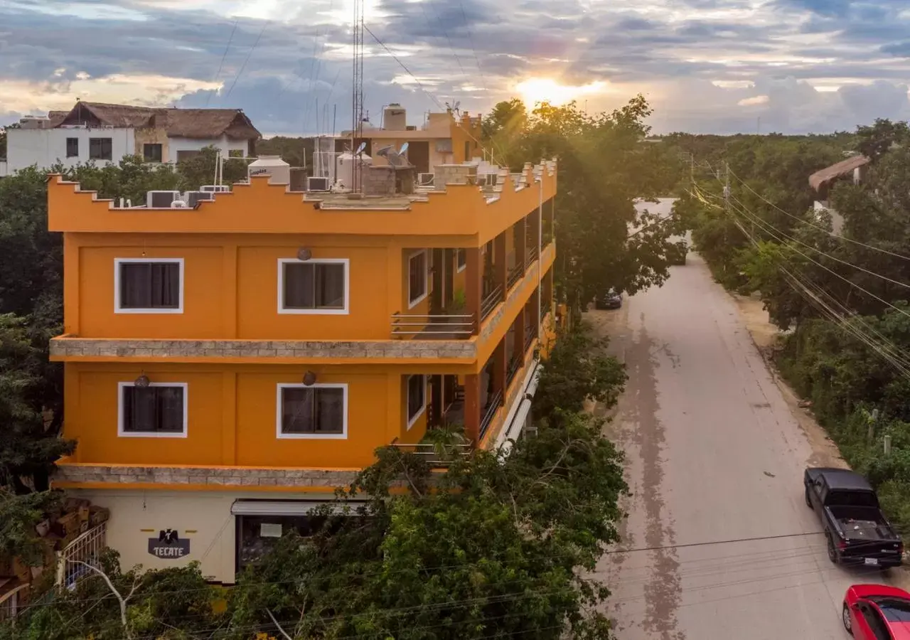 Street view in Itza La Veleta Tulum