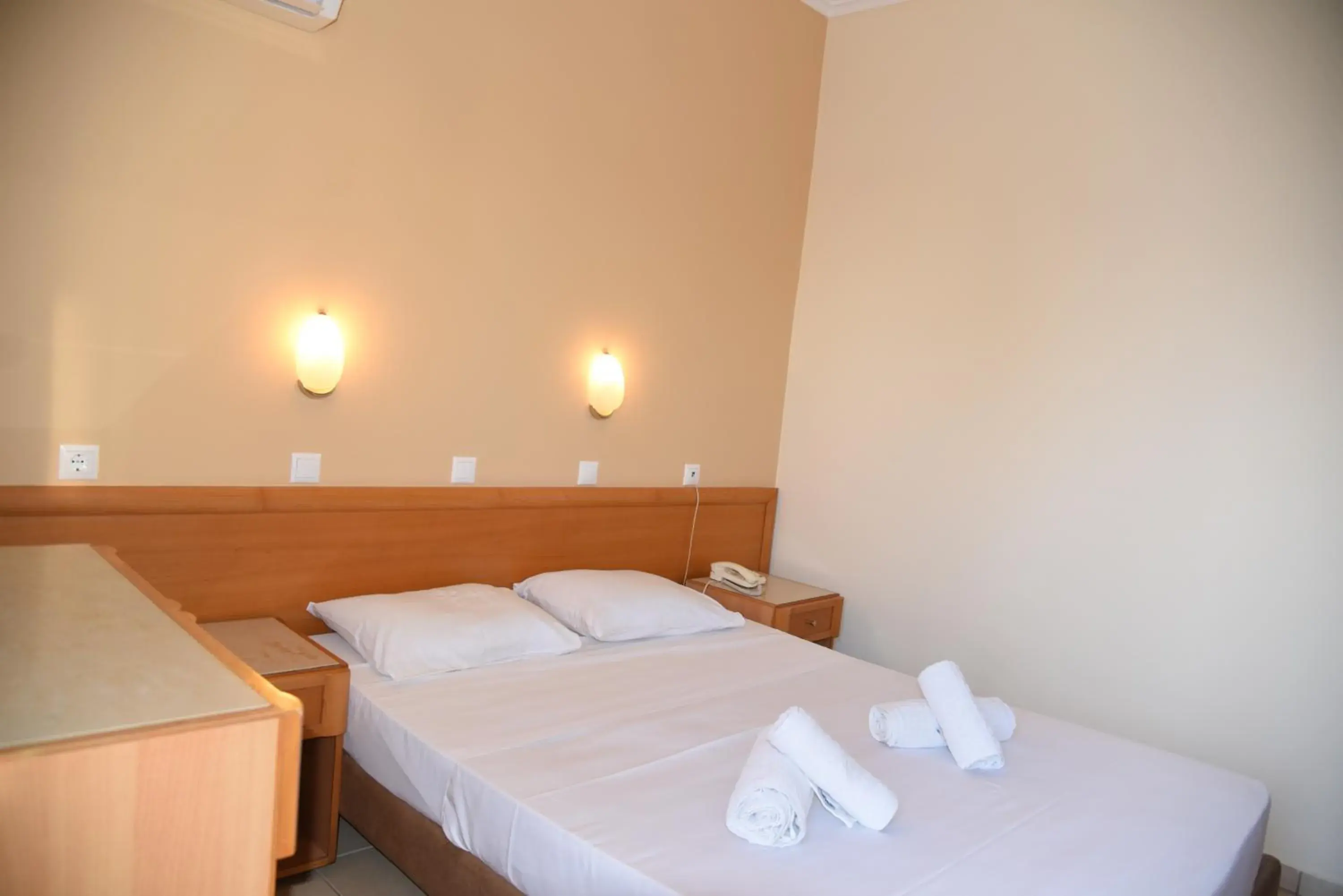 Bed, Room Photo in Marine Congo Hotel