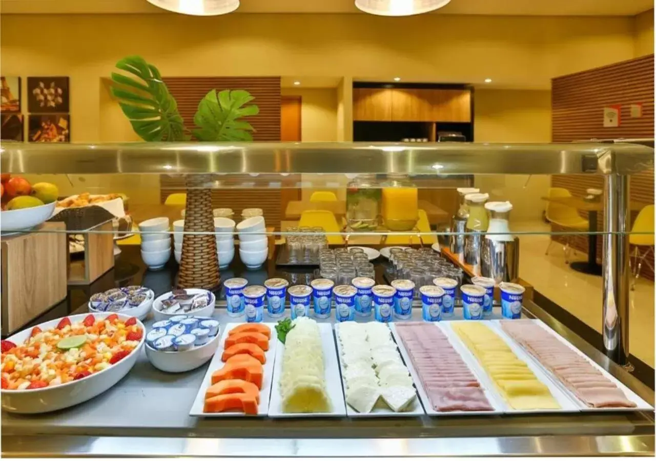 Buffet breakfast in Transamerica Fit Jaguariúna