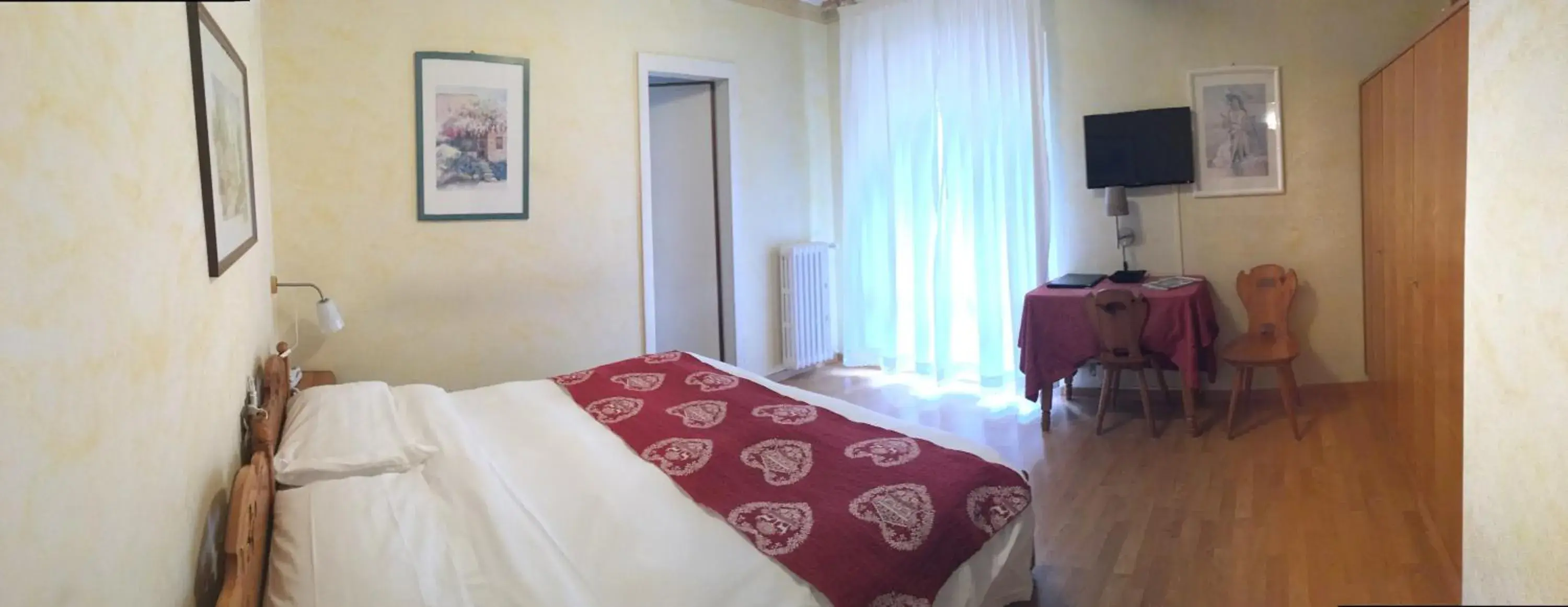 Photo of the whole room, Bed in Meuble Villa Neve