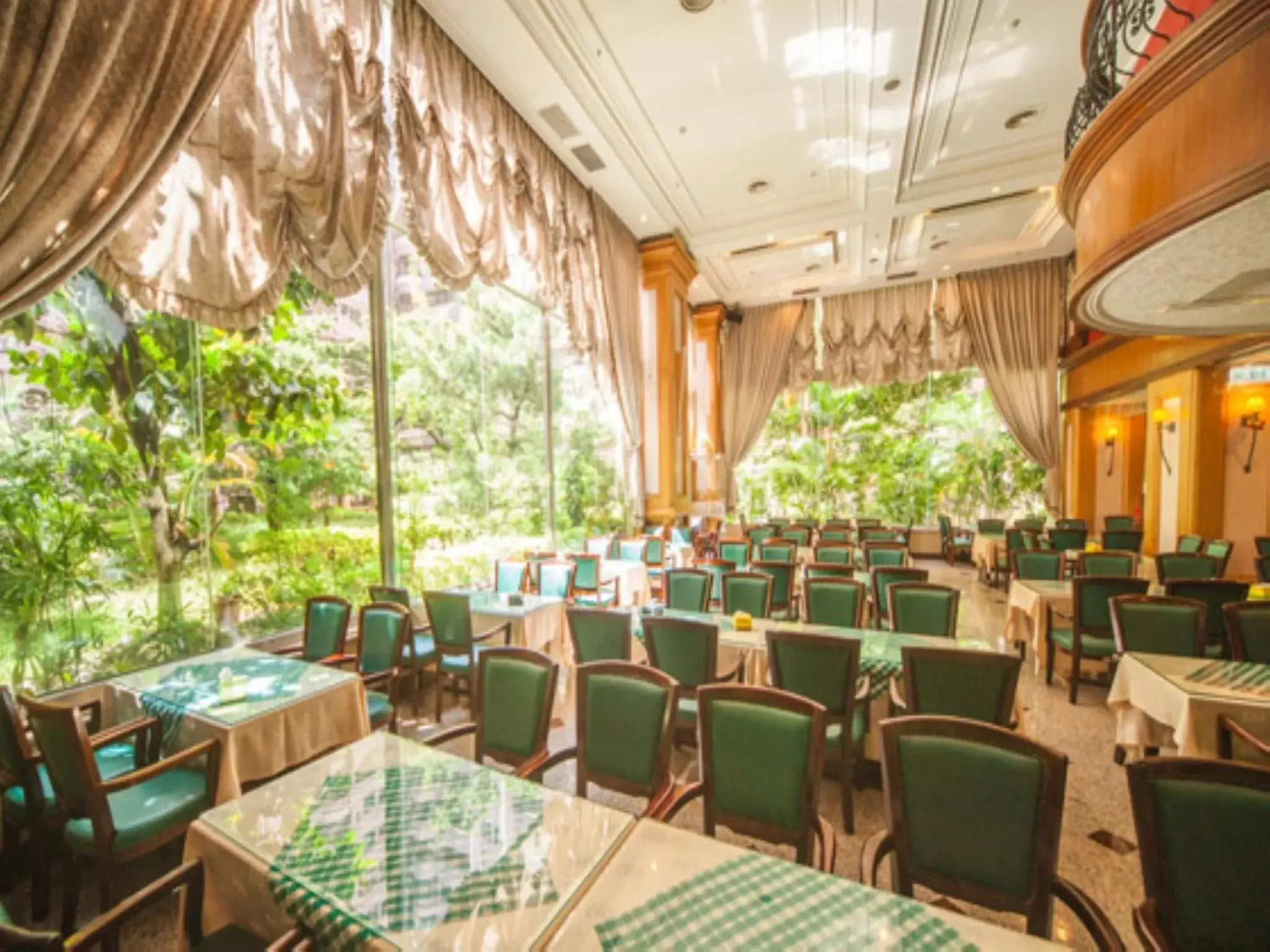 Restaurant/Places to Eat in Cheng Pao Hotel
