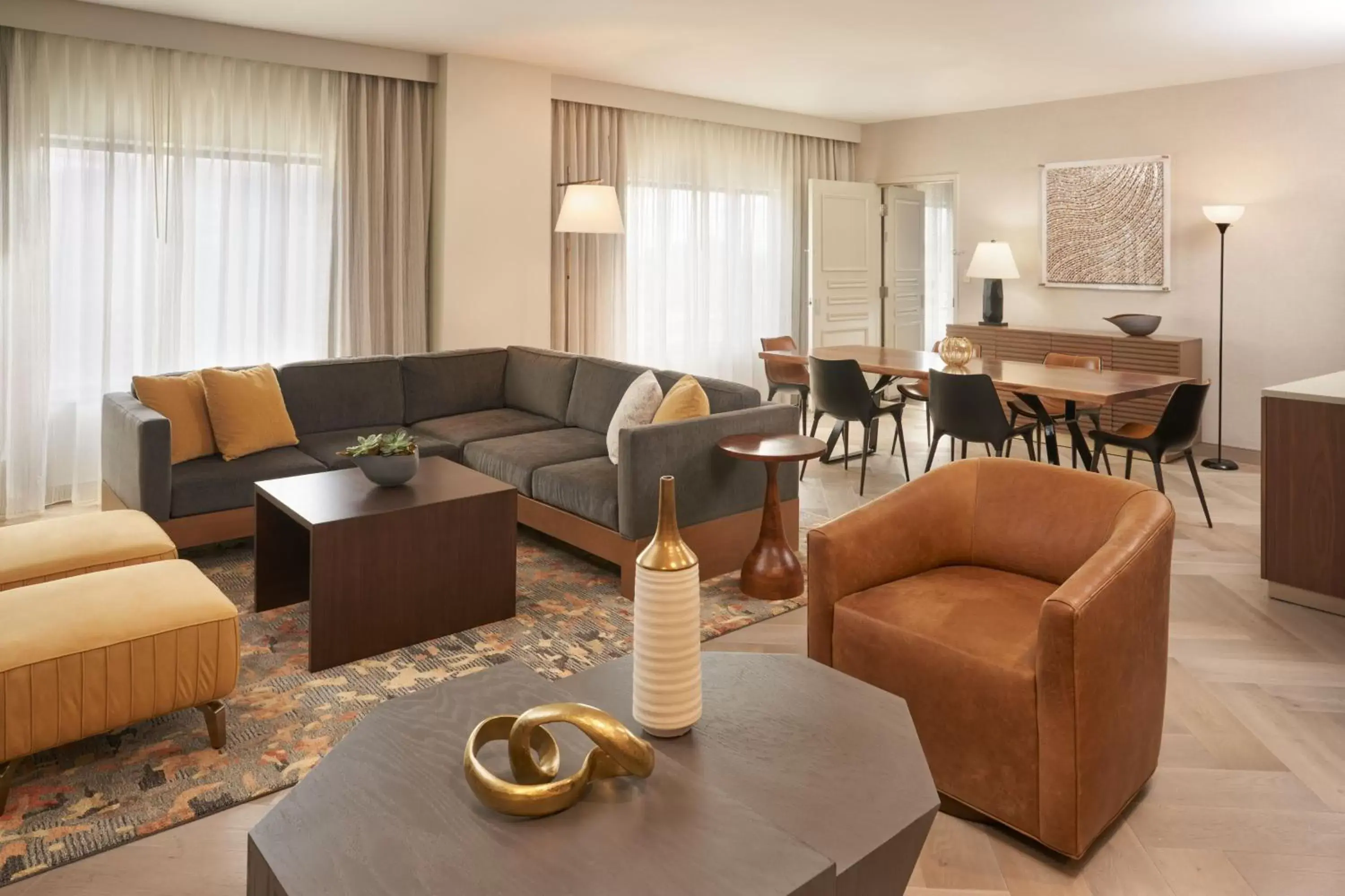 Photo of the whole room, Seating Area in The Westin Indianapolis