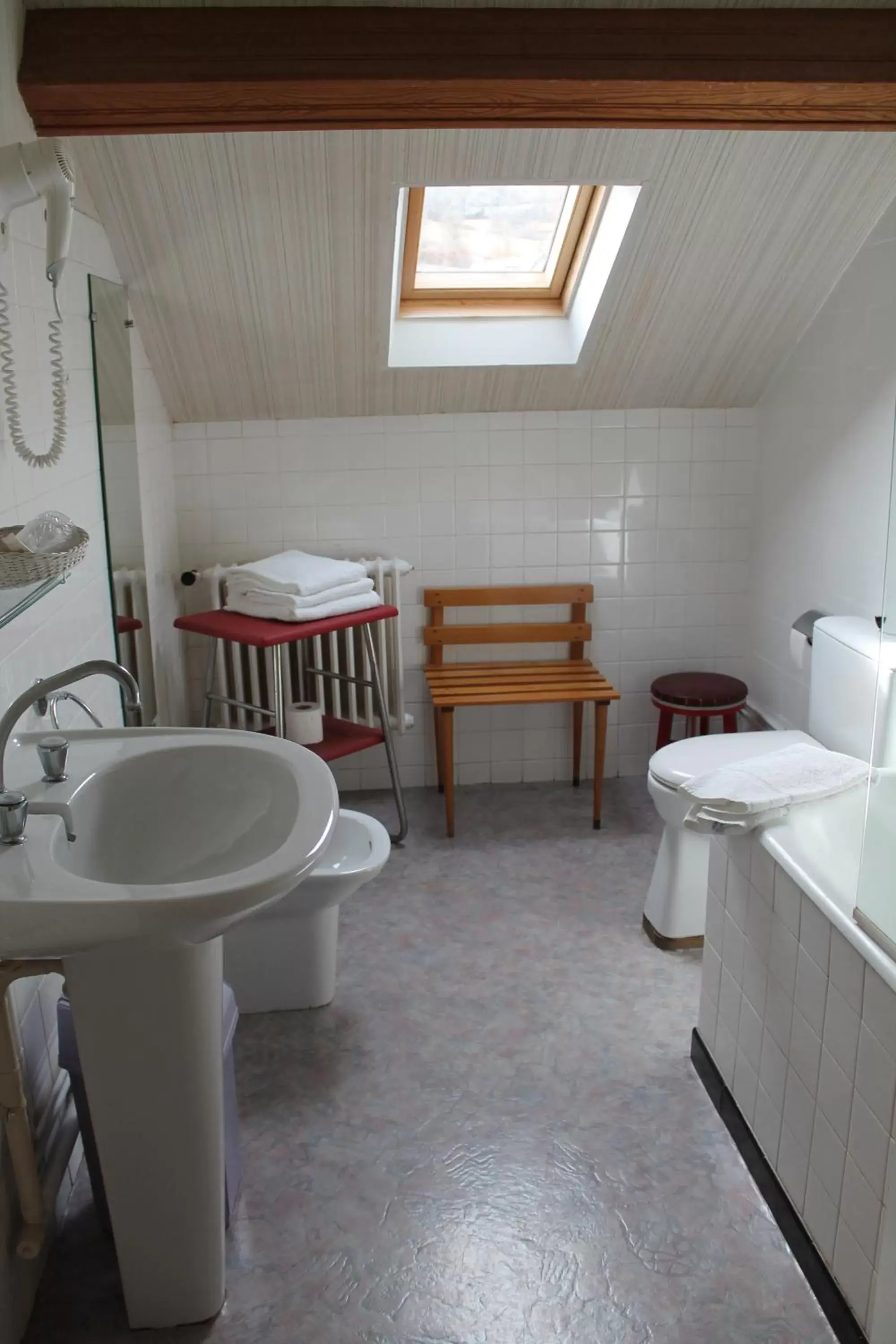 Bathroom in Hôtel Le Portalou