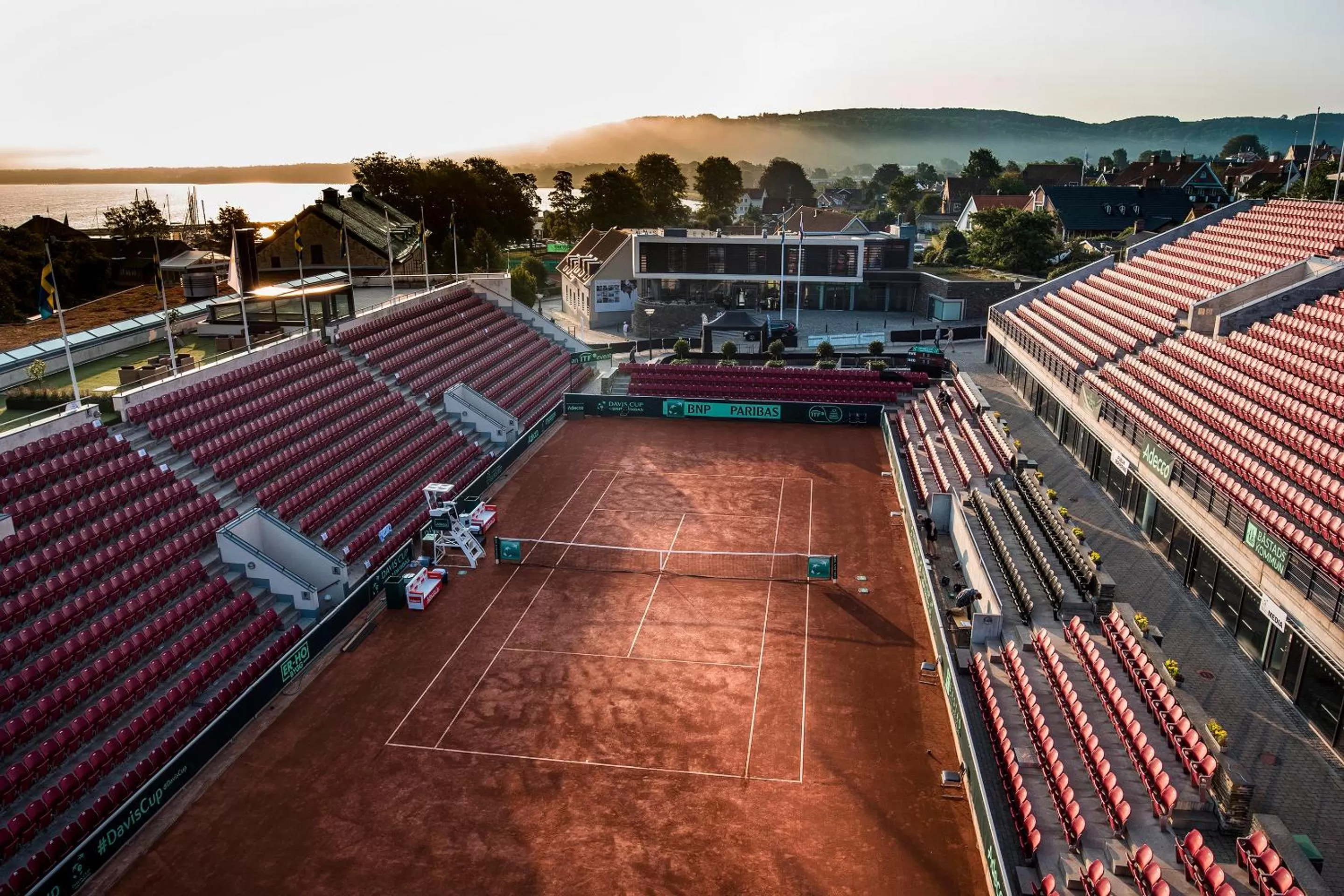 Tennis court in Hotel Skansen Båstad