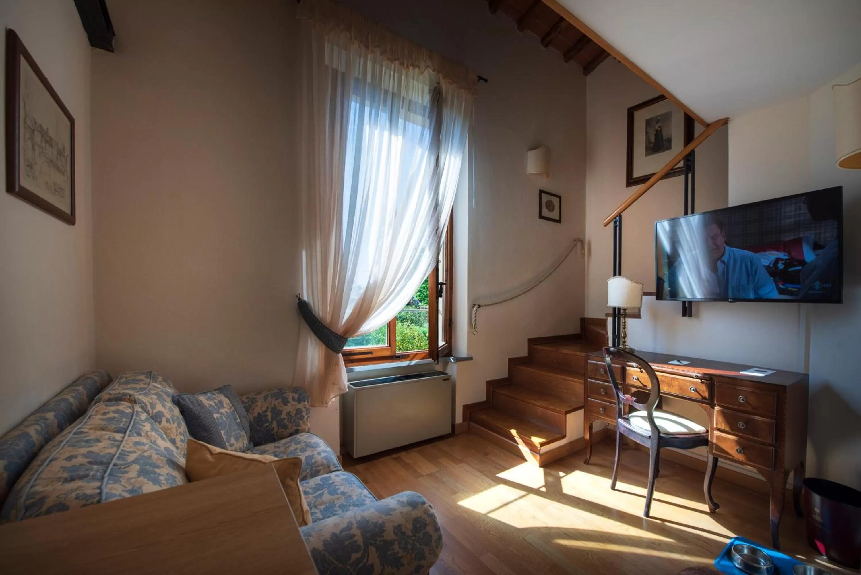 TV and multimedia, Bed in Villa Scacciapensieri Boutique Hotel