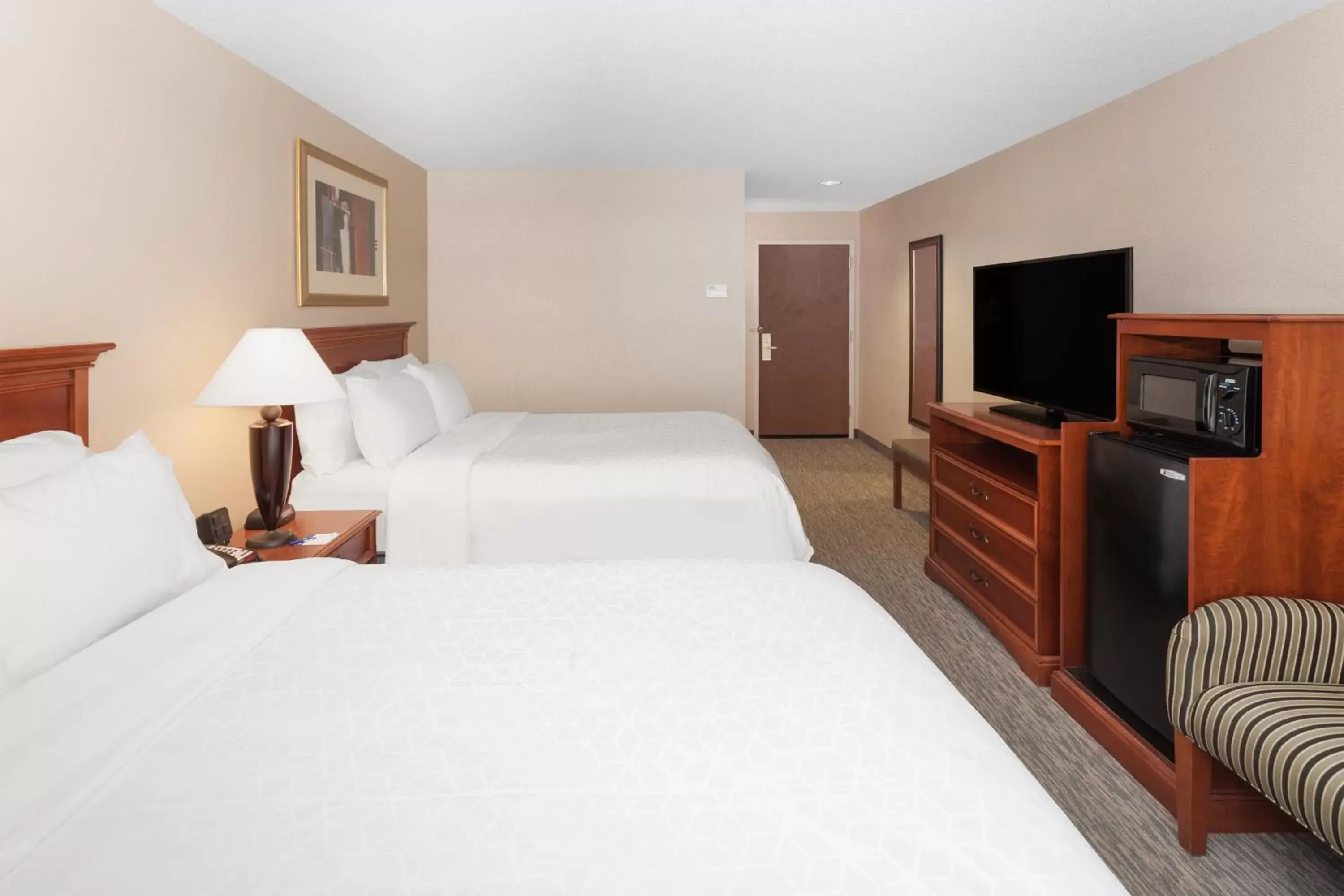 Photo of the whole room, Bed in Holiday Inn Express Hotel & Suites Hampton South-Seabrook, an IHG Hotel