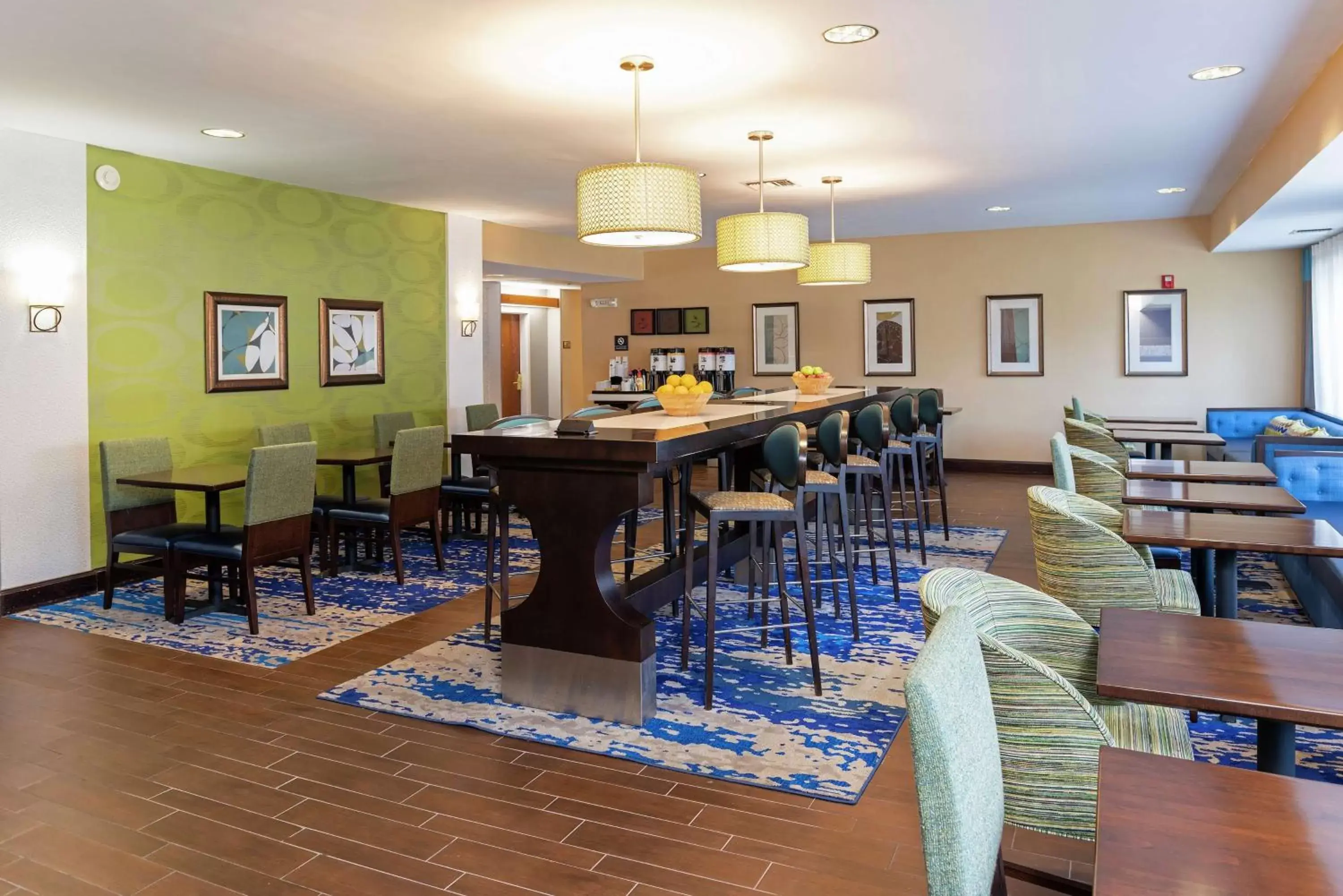 Lobby or reception, Restaurant/Places to Eat in Hampton Inn East Lansing