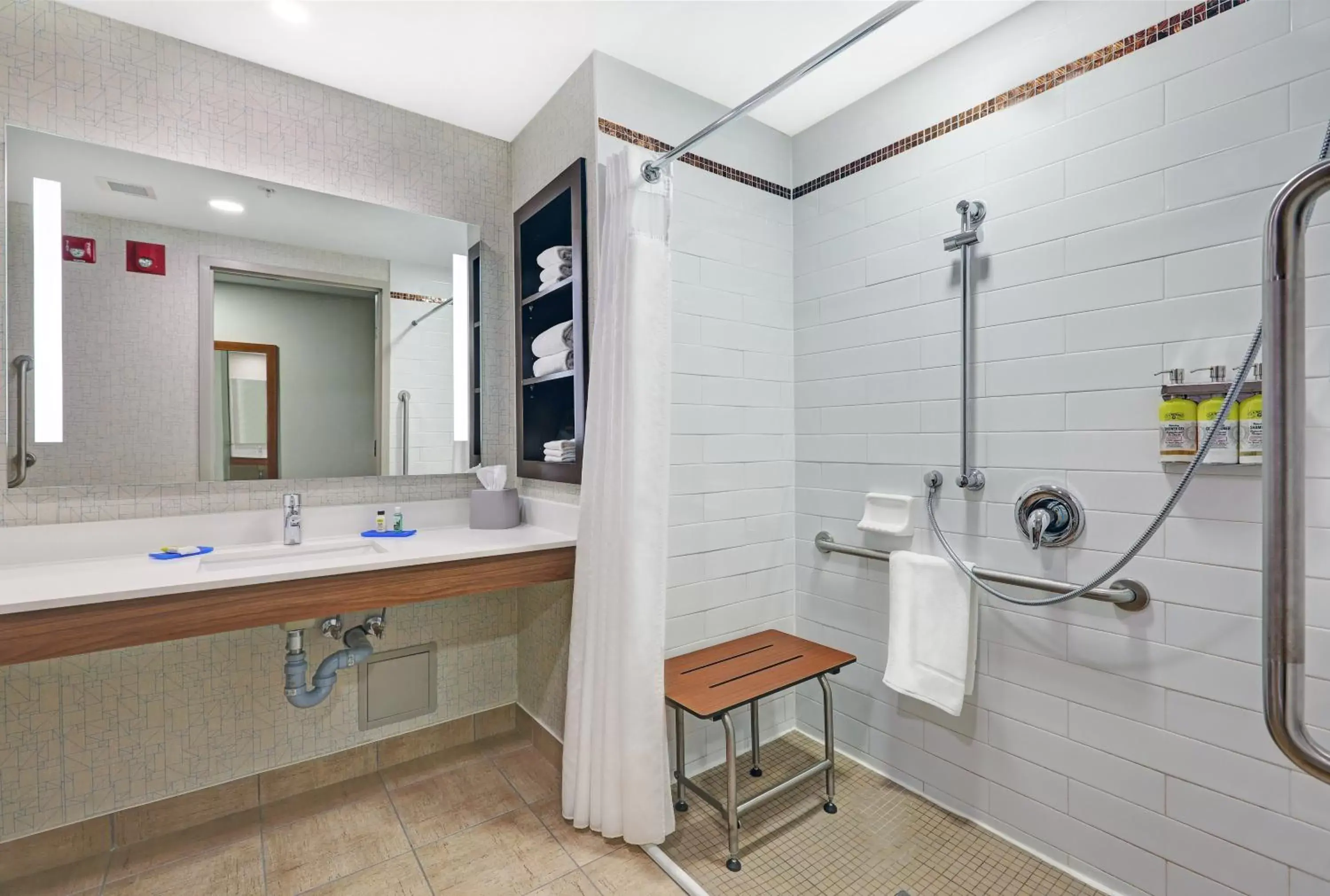 Photo of the whole room, Bathroom in Holiday Inn Express Hotel & Suites - Woodstock, an IHG Hotel