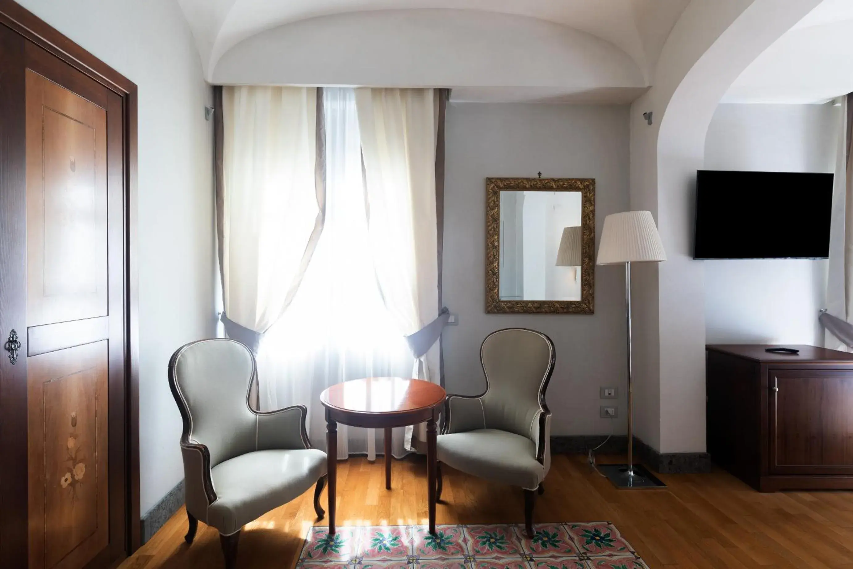 TV and multimedia, Seating Area in Grand Hotel Cocumella