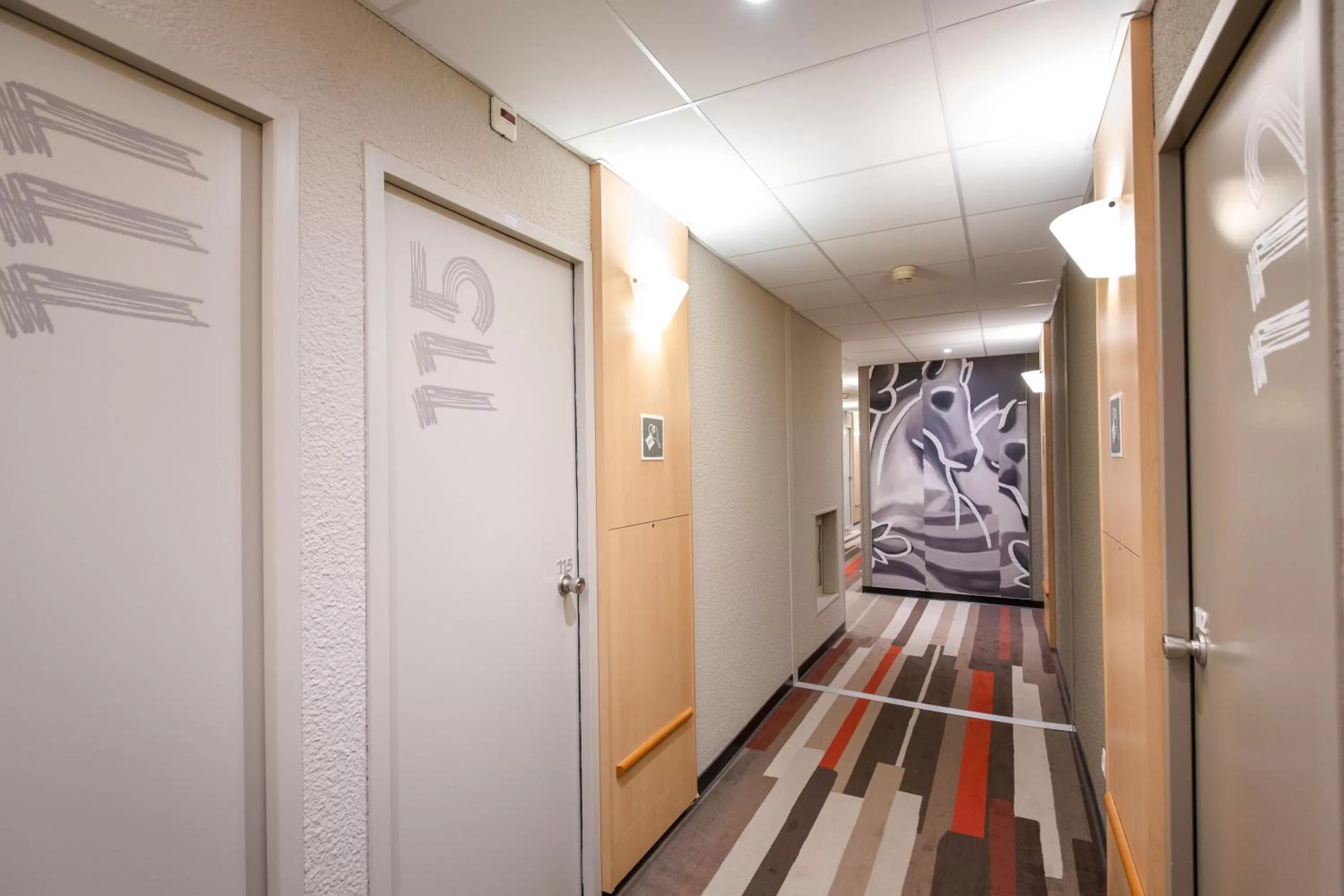 acessibility in ibis Brignoles Provence Verte