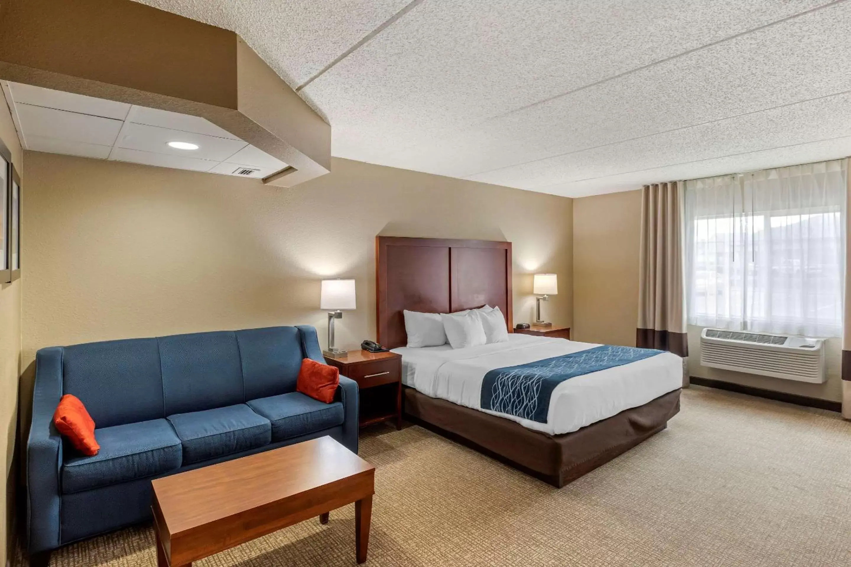 Photo of the whole room in Comfort Inn & Suites Jackson - West Bend