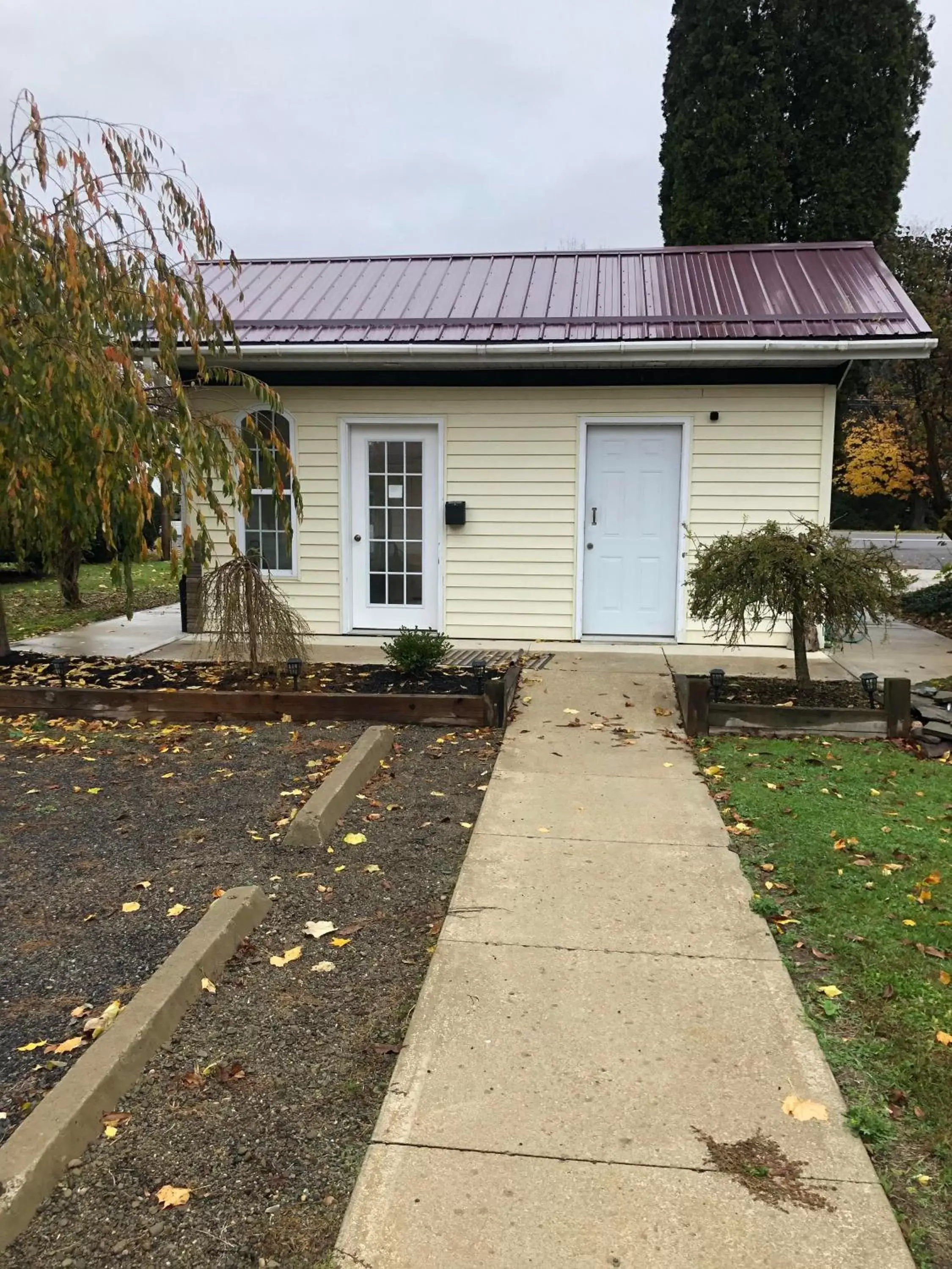 Property Building in Oakes Oramel Inn