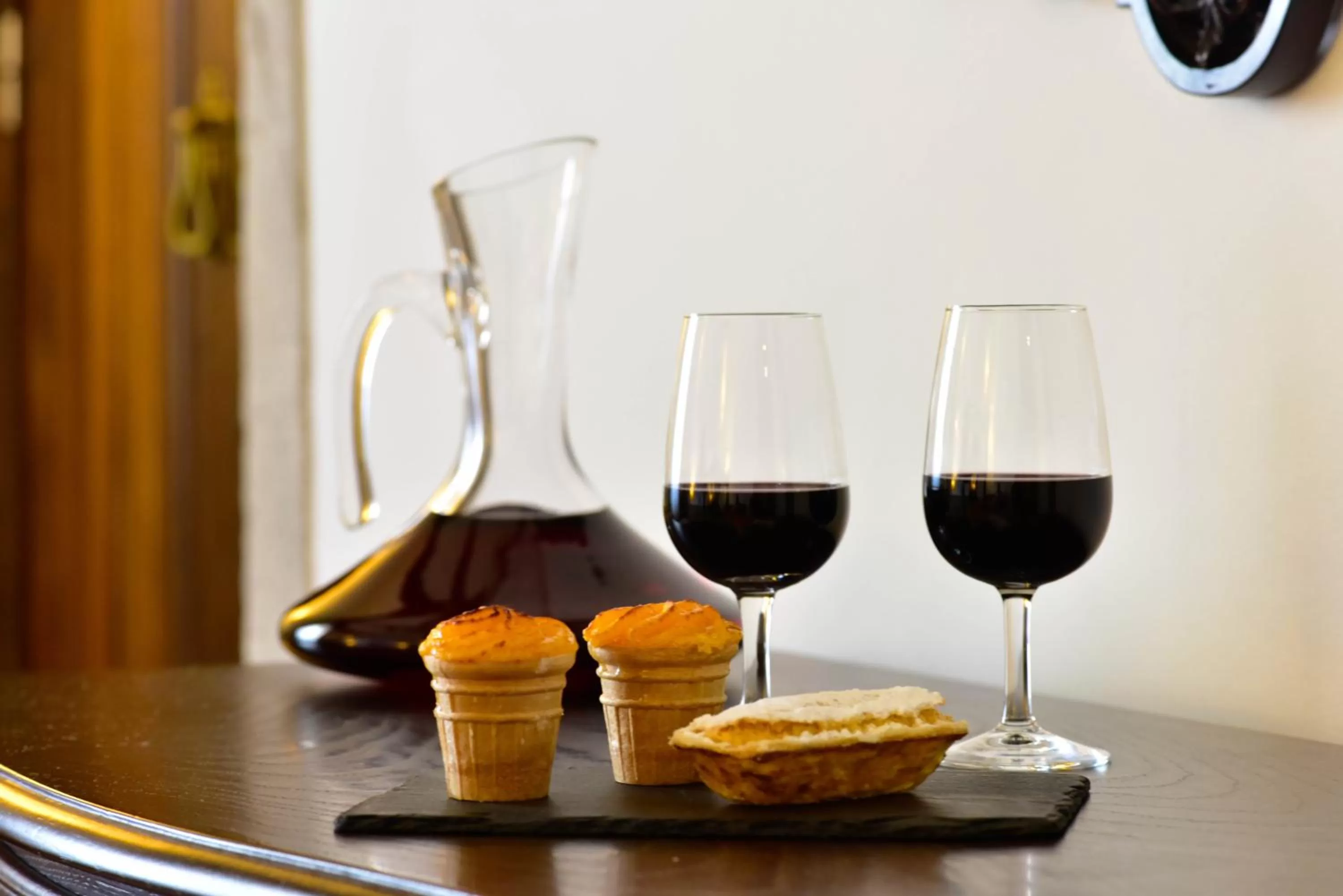 Food and drinks in Casa Melo Alvim - by Unlock Hotels