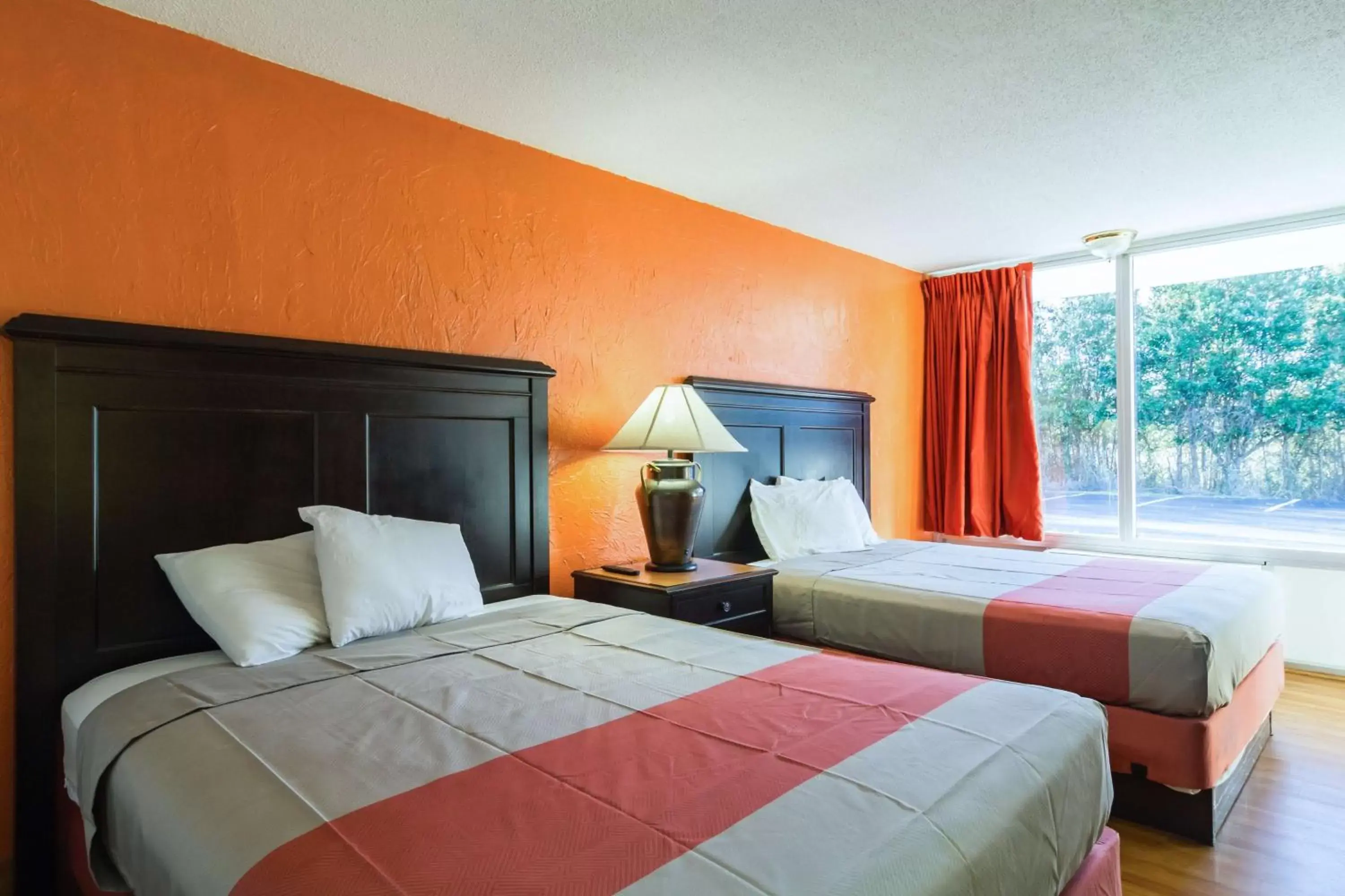 Queen Room with Two Queen Beds - Smoking in Motel 6-Townsend, GA Queen Room with Two Queen Beds - Smoking in Motel 6-Townsend, GA