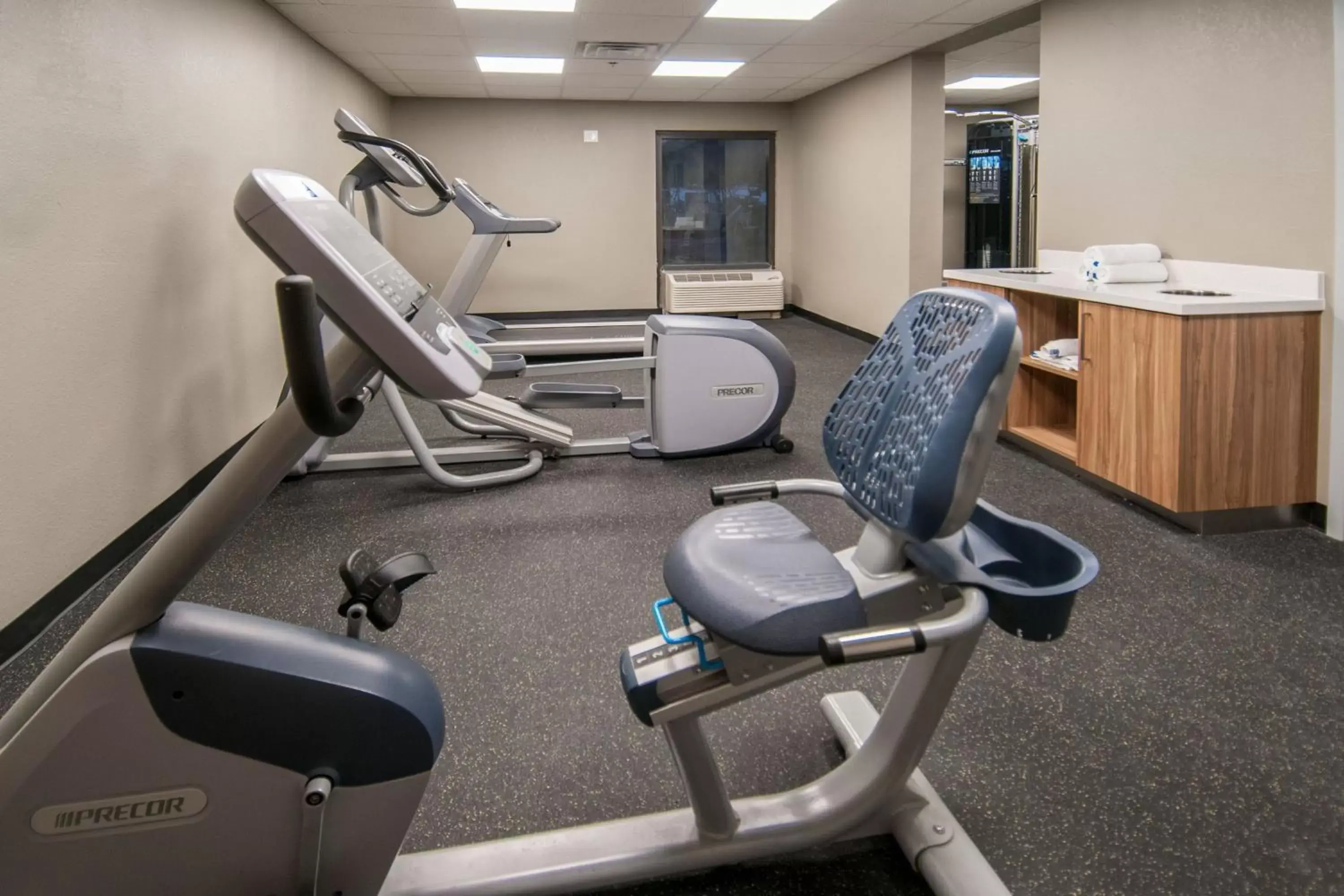 Fitness centre/facilities, Fitness Center/Facilities in Avalon Hotel & Suites Alexandria