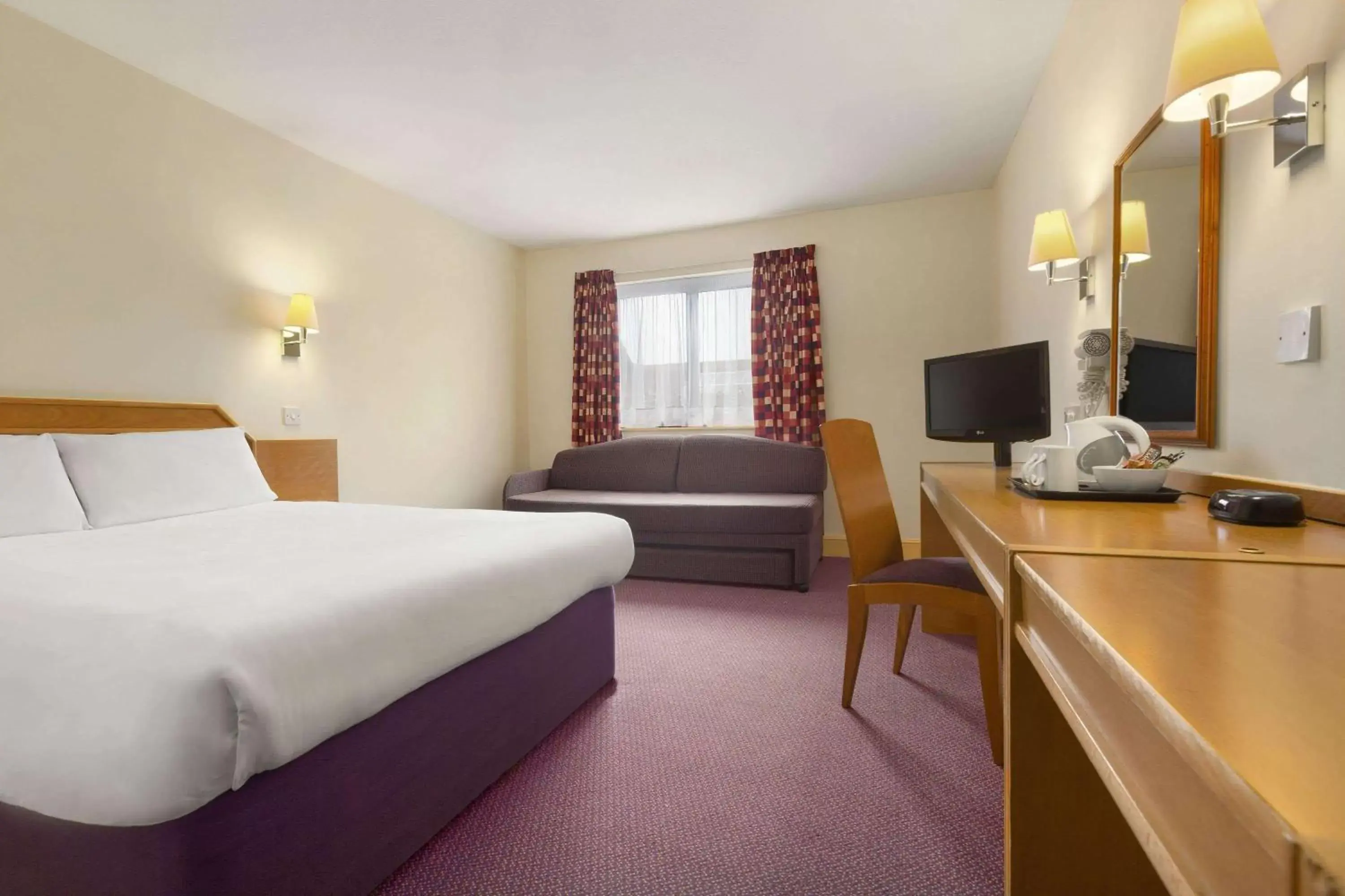 Photo of the whole room, Bed in Days Inn by Wyndham Sevenoaks Clacket Lane