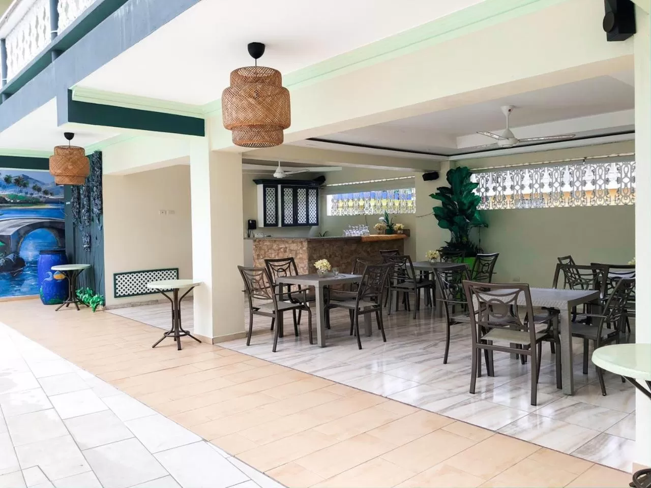 Restaurant/places to eat in Hotel Sinai