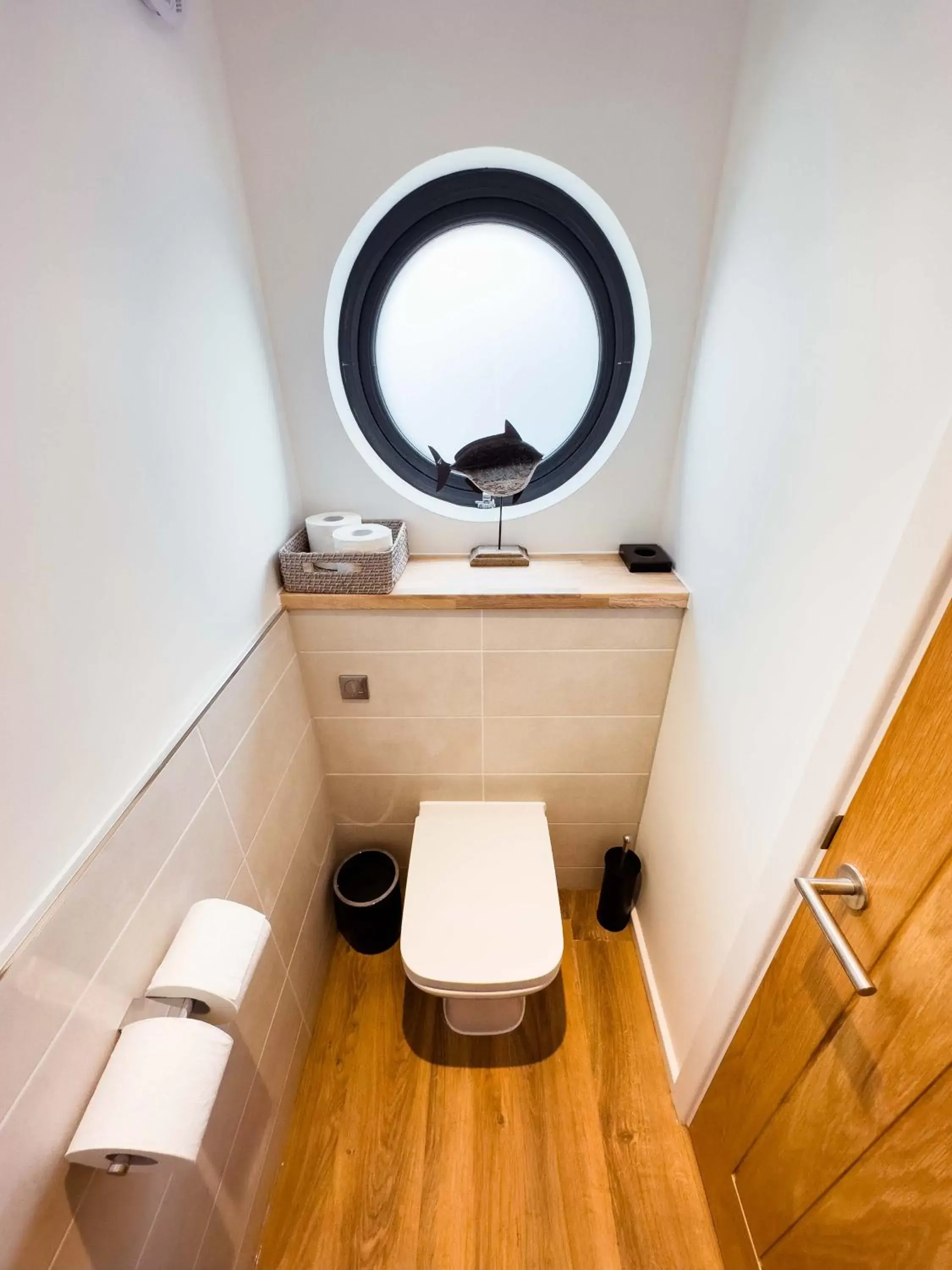 Toilet, Bathroom in Rooms at The Deck, Penarth