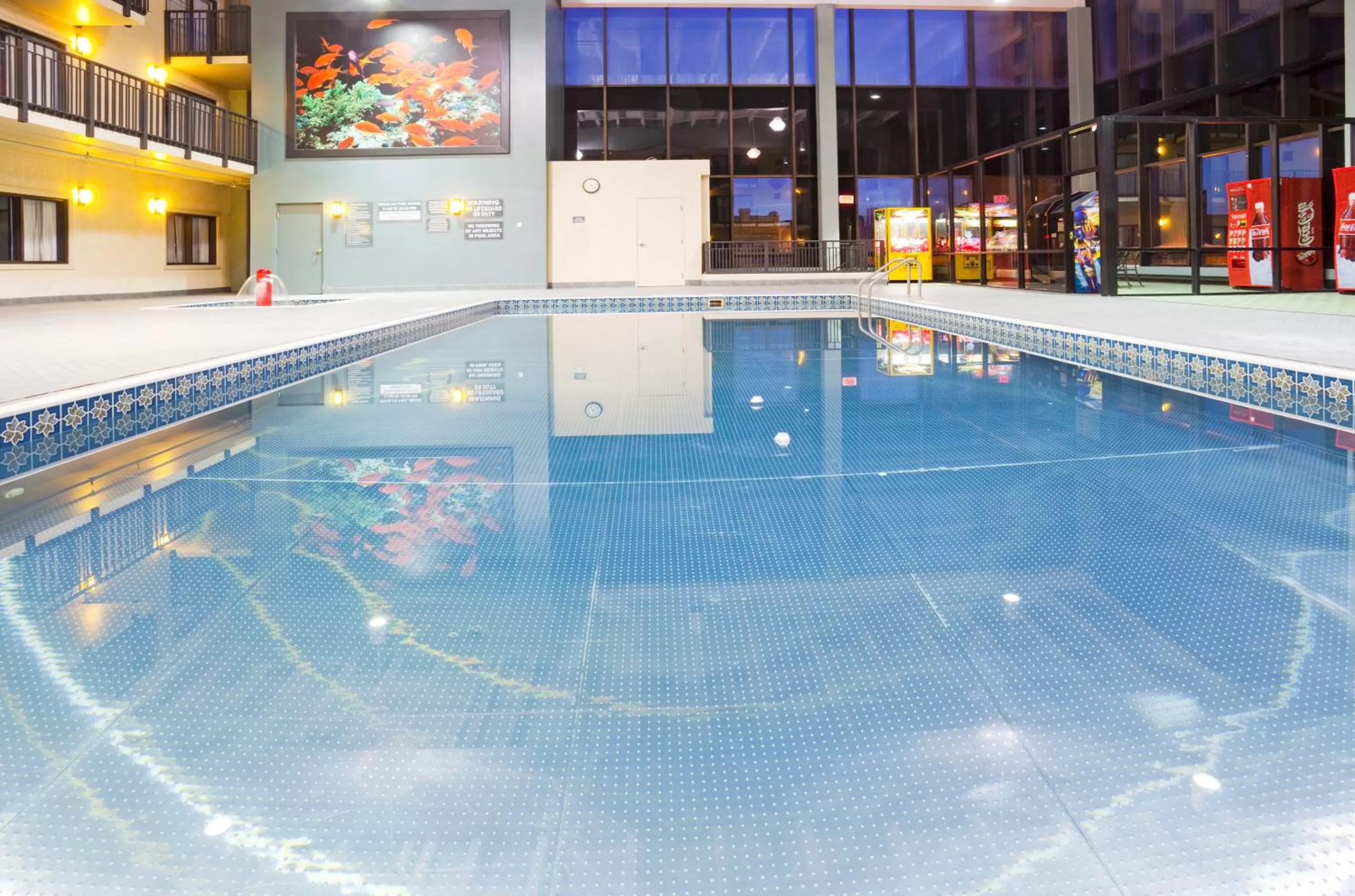 Swimming pool in Holiday Inn & Suites Duluth-Downtown by IHG
