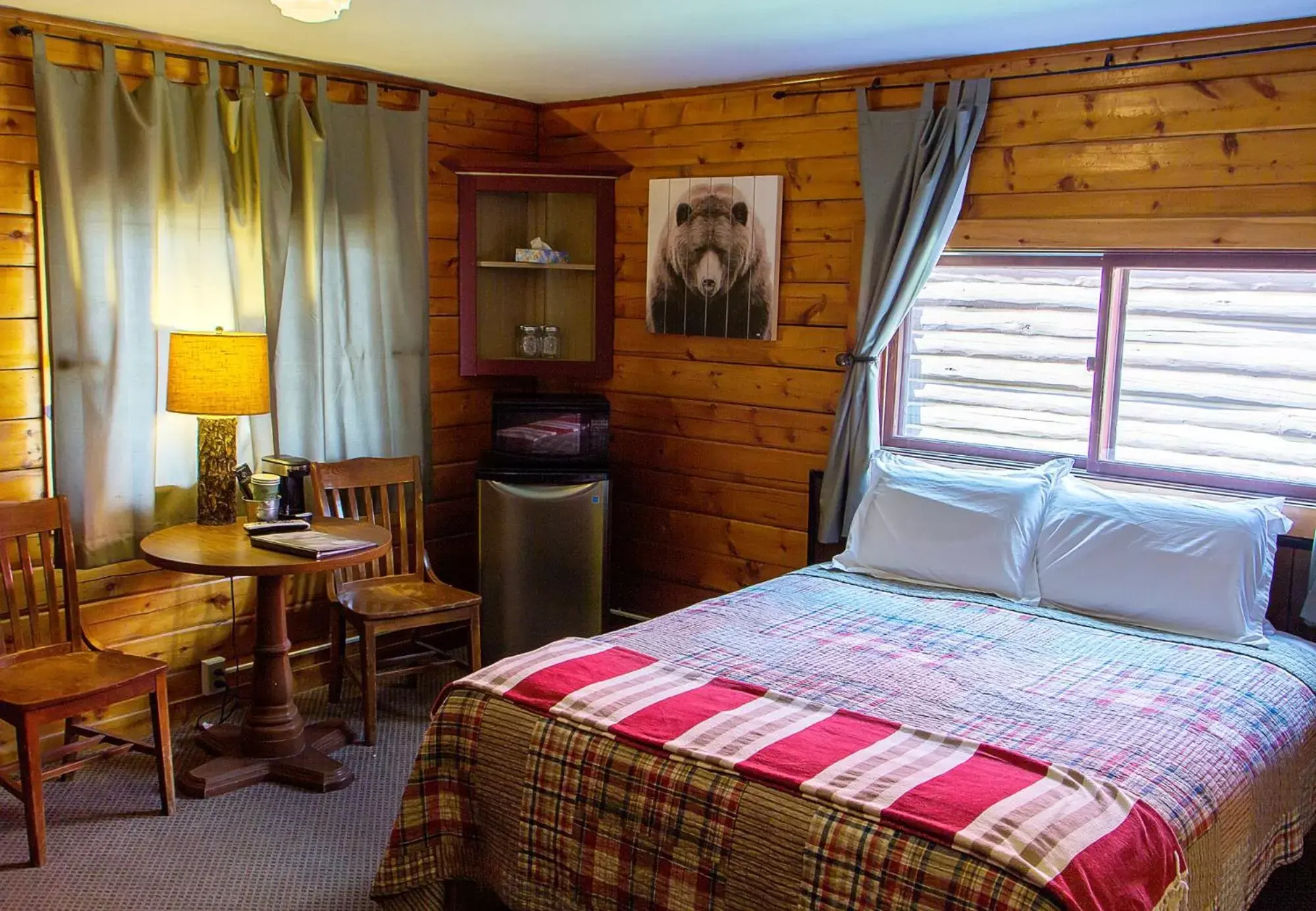 Bed in High Country Motel and Cabins