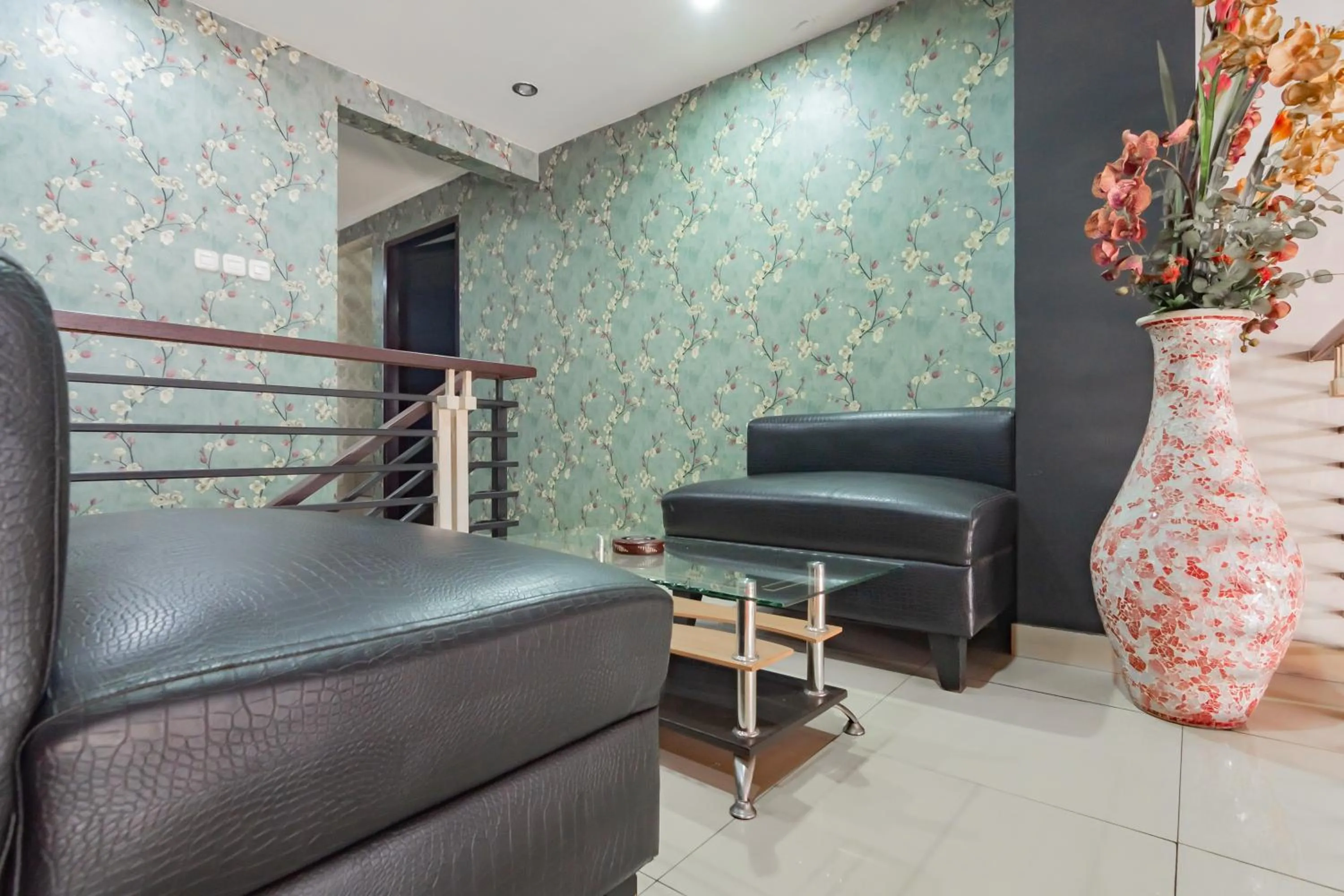 Seating area in RedDoorz near Gedung Sate 2