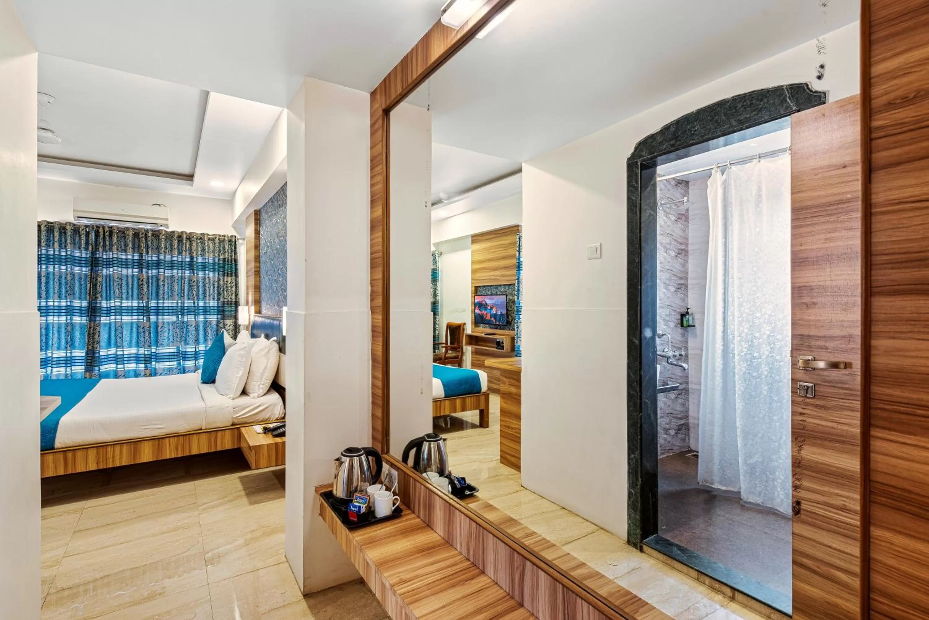 Photo of the whole room, Bed in Mayur Retreat & Spa