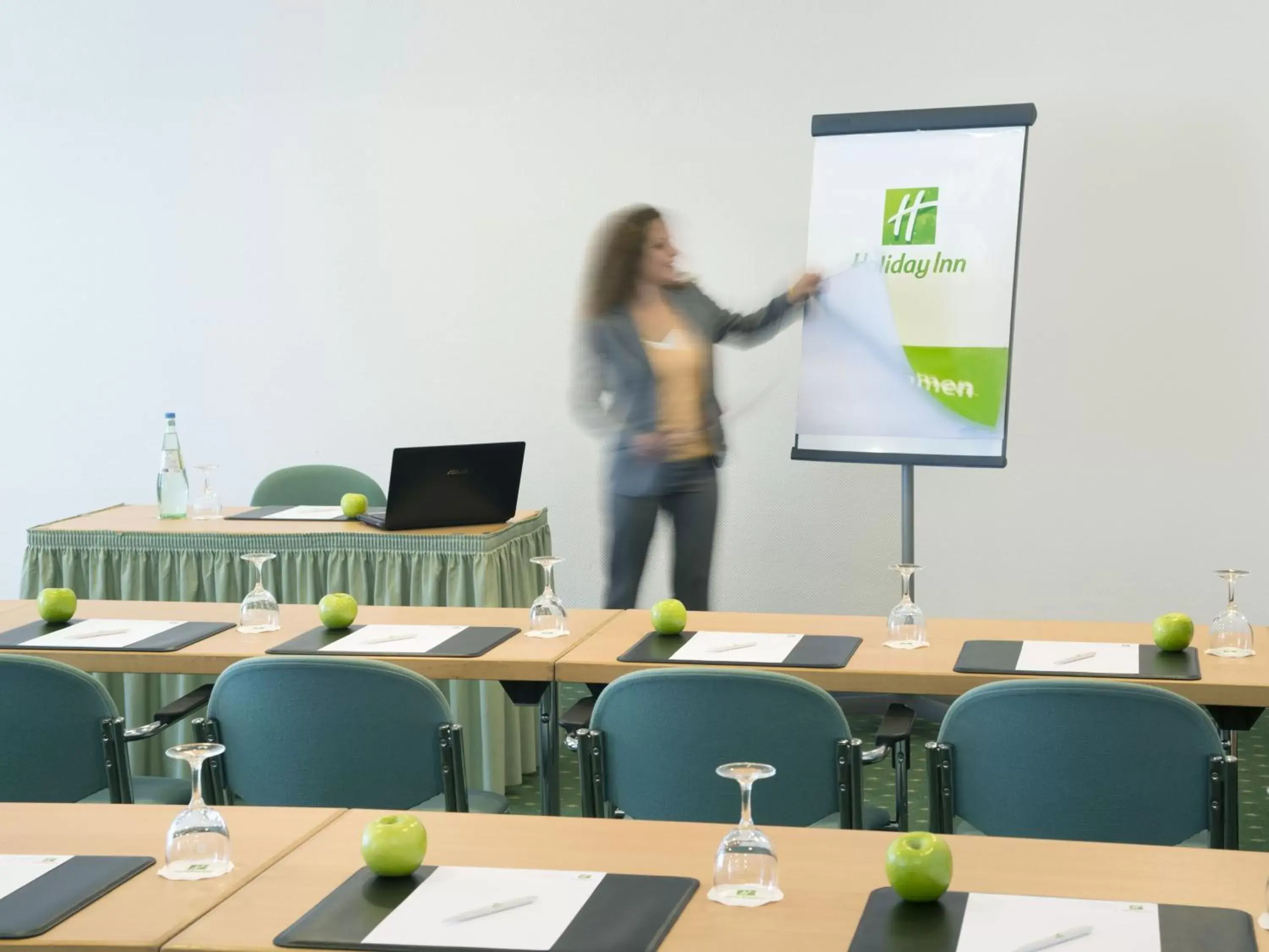 Meeting/conference room in Holiday Inn Essen City Centre, an IHG Hotel