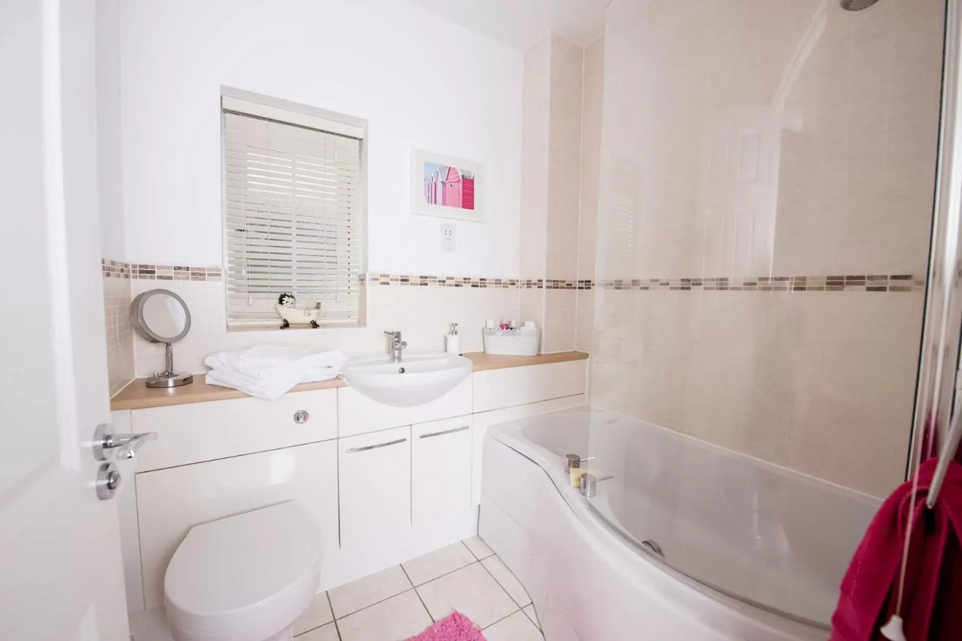 Bathroom in Riverside Cottage, Shefford