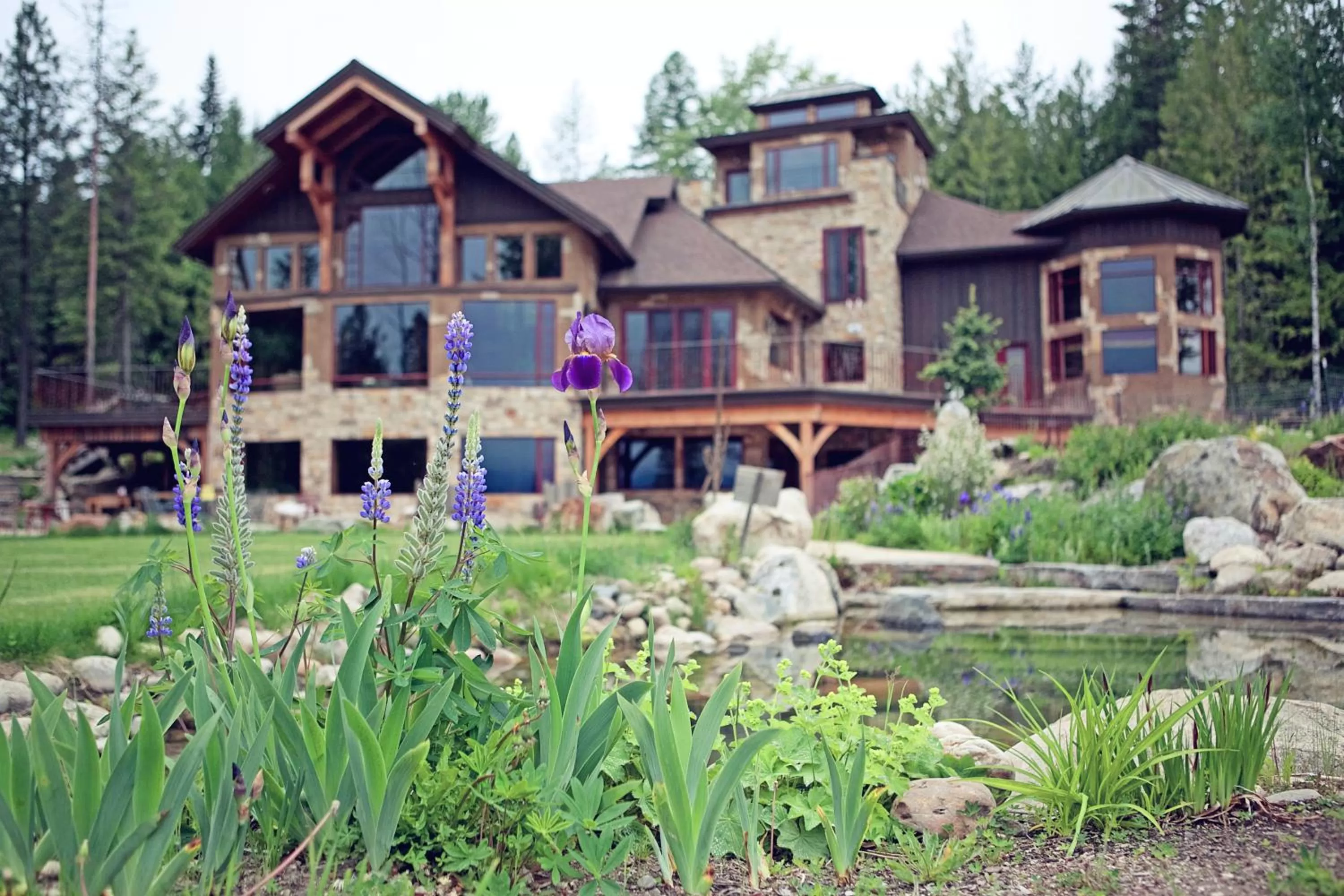 Property building, Garden in Talus Rock Retreat