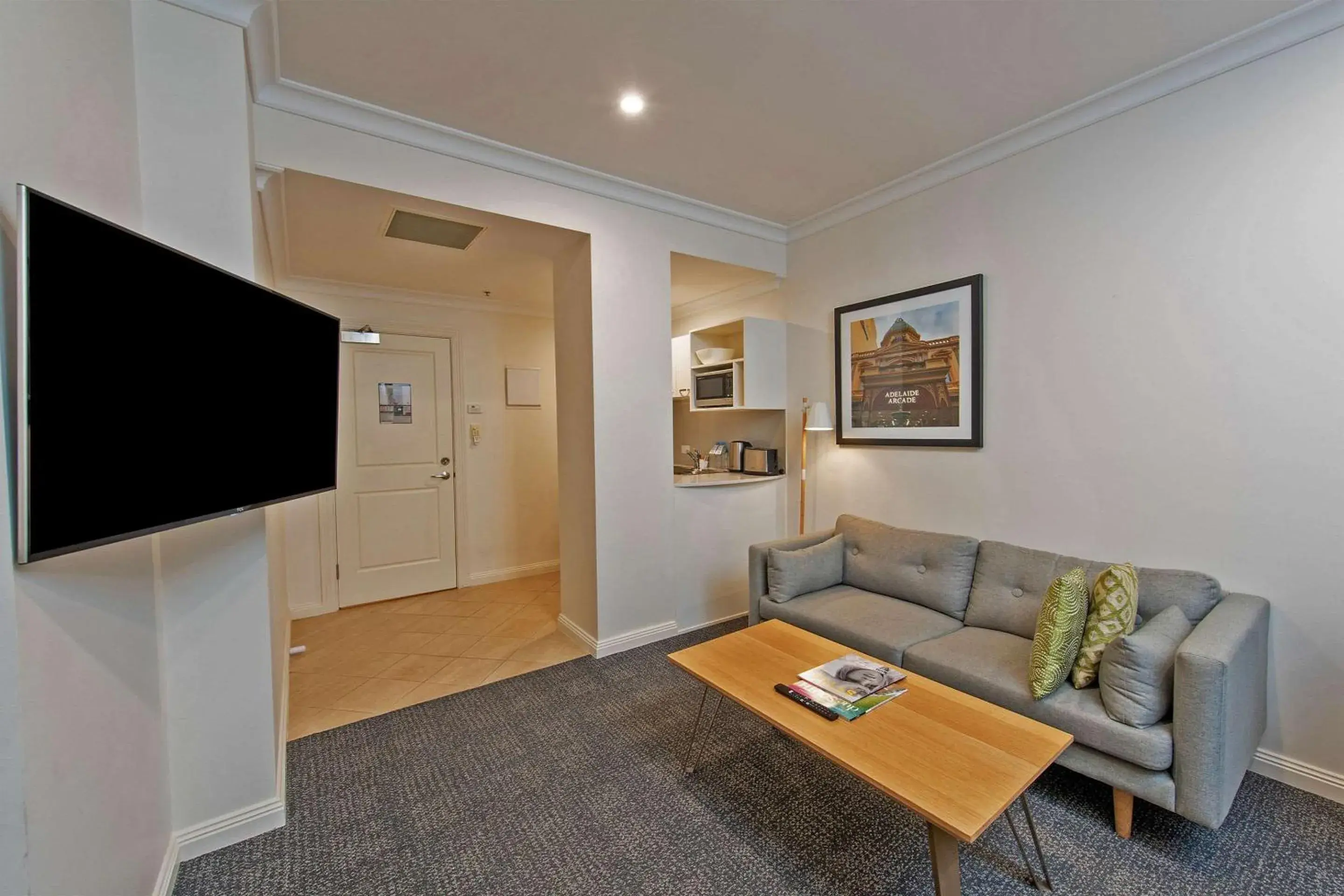 Photo of the whole room, Seating Area in Quality Apartments Adelaide Central